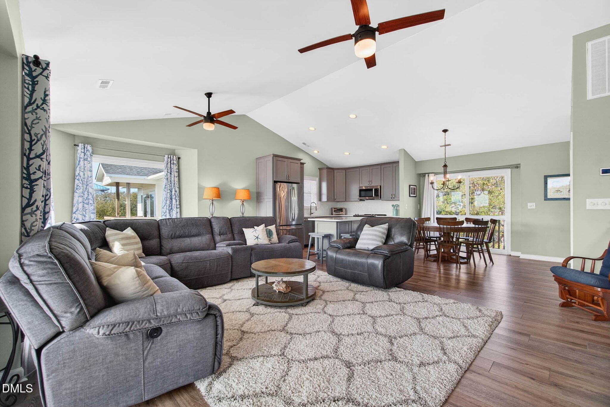Family Room - 1125 S Topsail Drive, Surf City, NC 28445