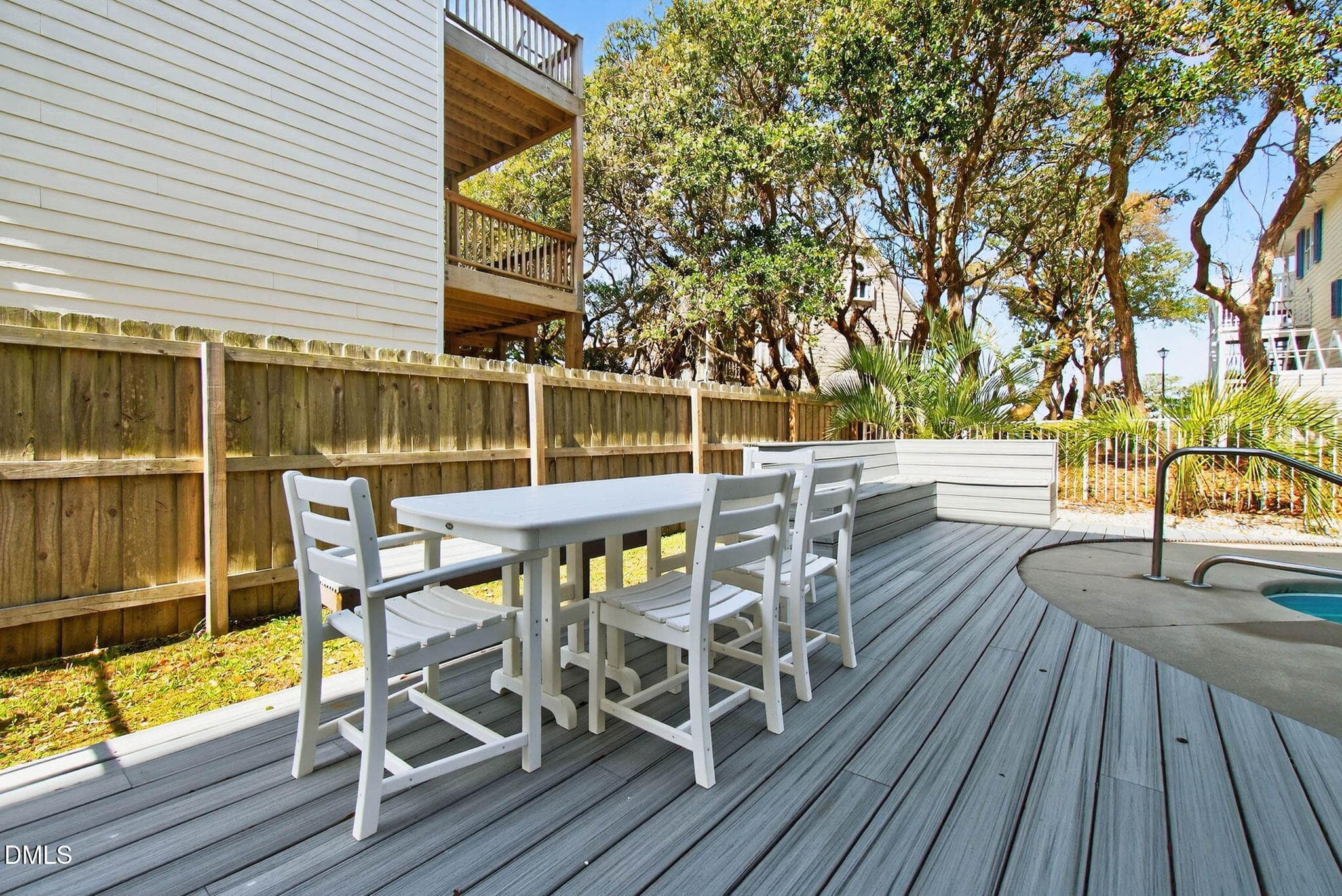 Seating - 1125 S Topsail Drive, Surf City, NC 28445