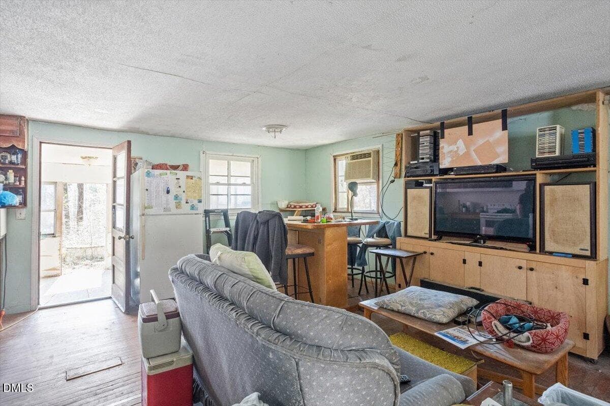 Living Room - 3018 Hwy 56, Creedmoor, NC 27522