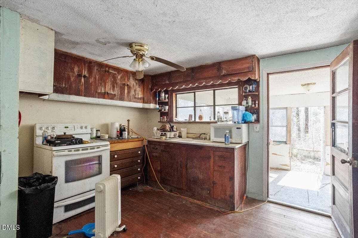 Kitchen - 3018 Hwy 56, Creedmoor, NC 27522