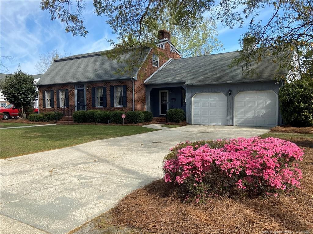 Photo 1 - 206 W 32nd Street, Lumberton, NC 28358