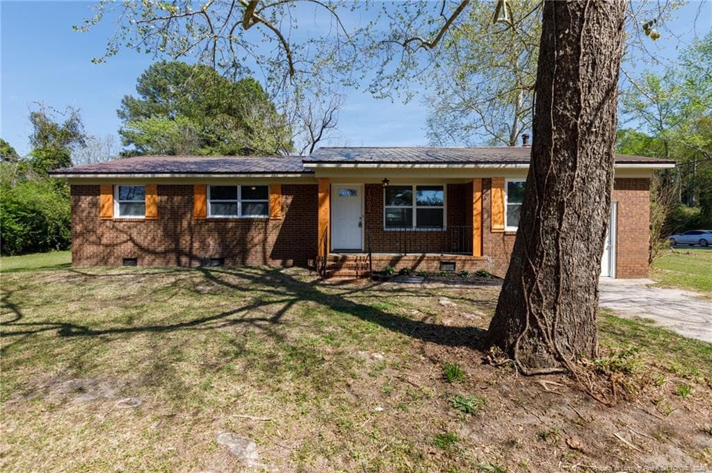 1002 Able Street, Elizabethtown, NC 28337