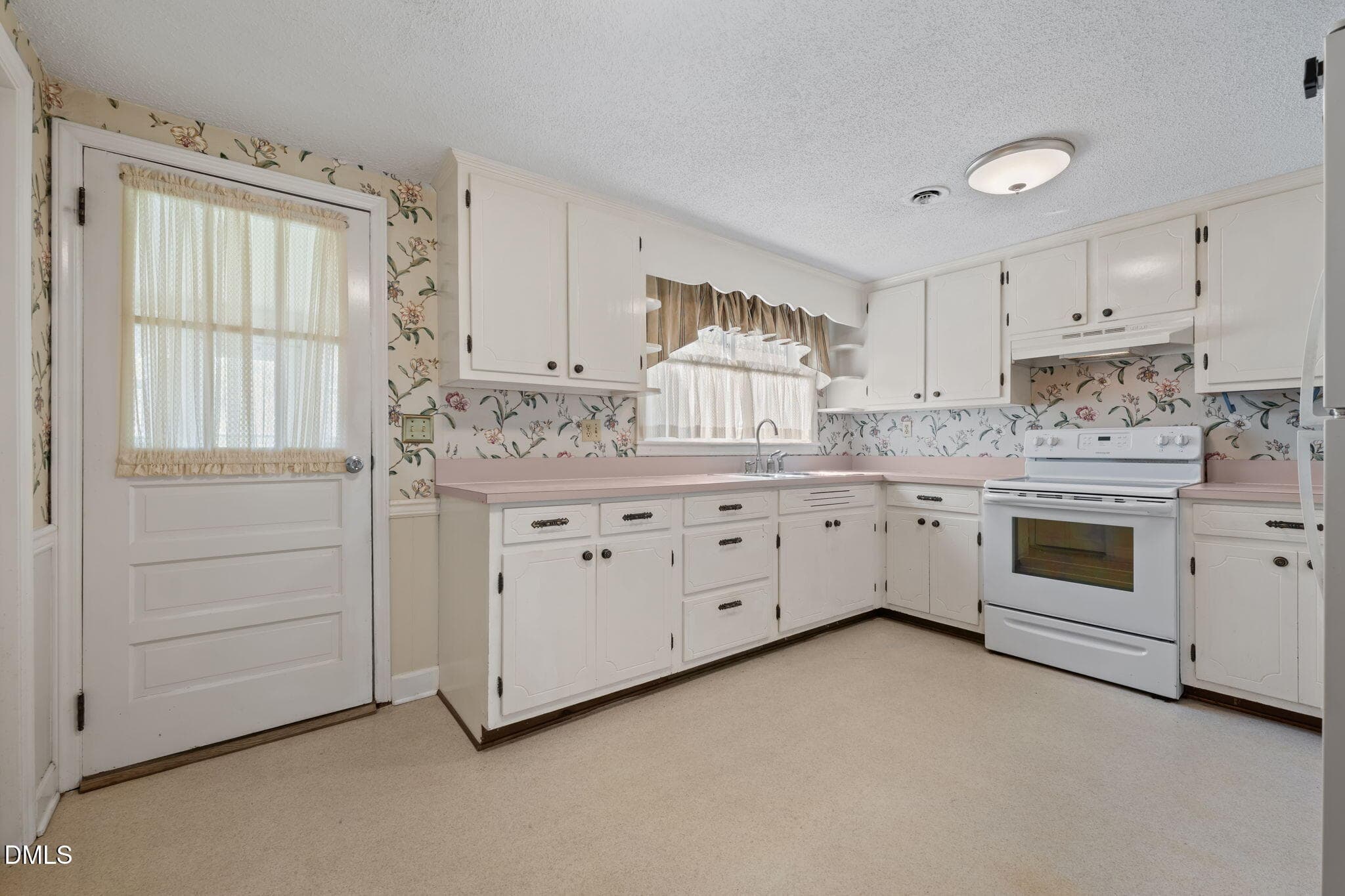25-web-or-mls-_1939406 - 2251 Castle Rock Farm Road, Pittsboro, NC 27312, Pittsboro