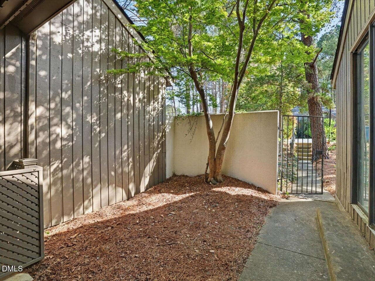 09-Courtyard - 13 Vauxhall Place, Chapel Hill, NC 27517, Chapel Hill