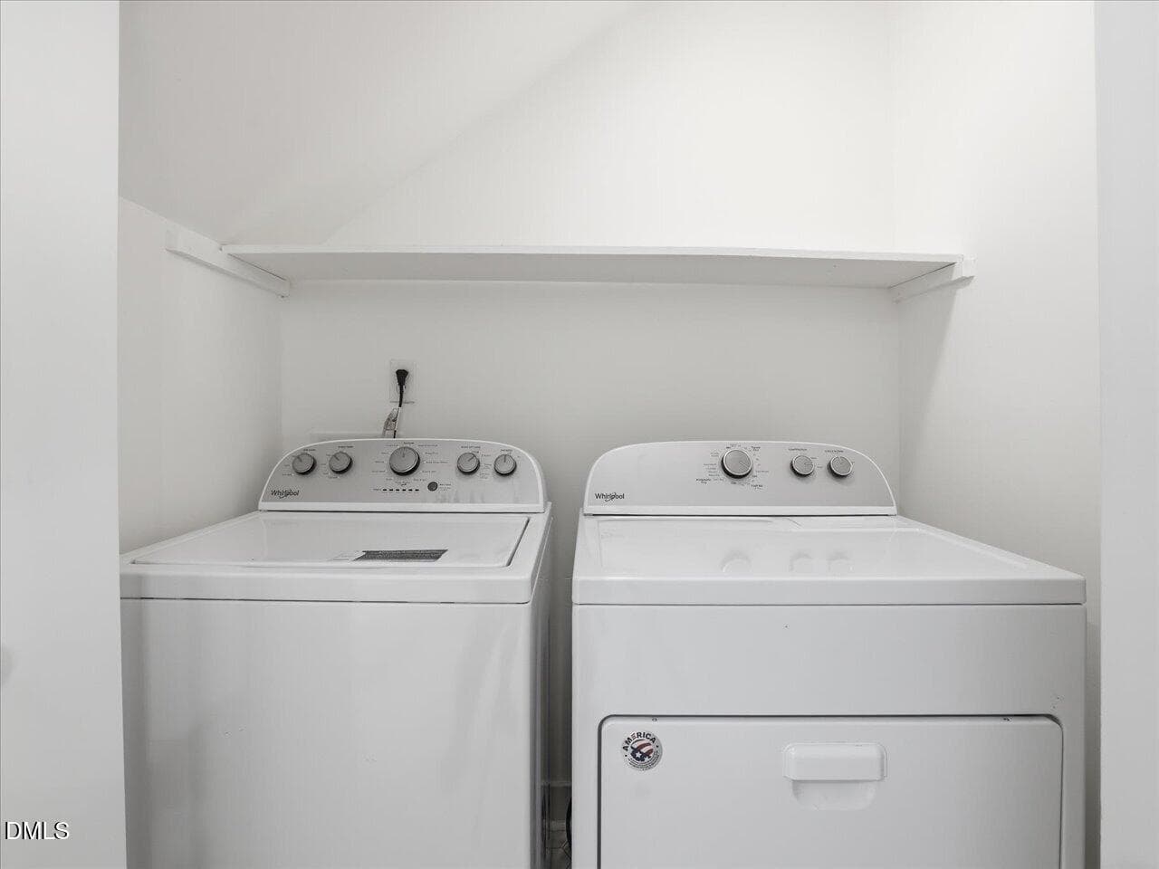 40-Laundry - 13 Vauxhall Place, Chapel Hill, NC 27517, Chapel Hill