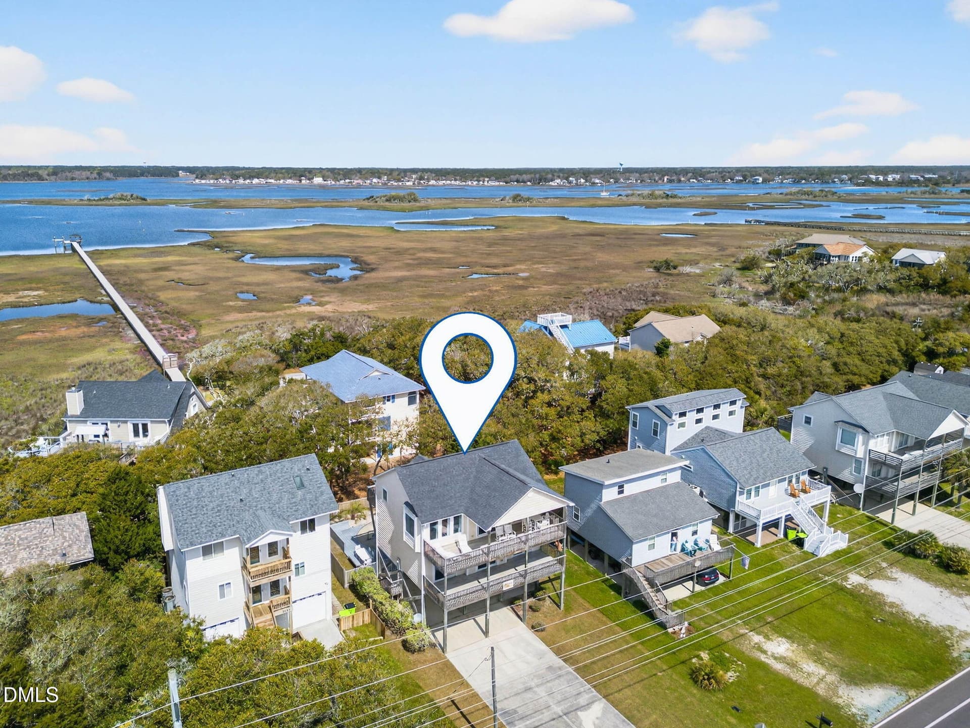 1125 S Topsail Drive, Surf City, NC 28445