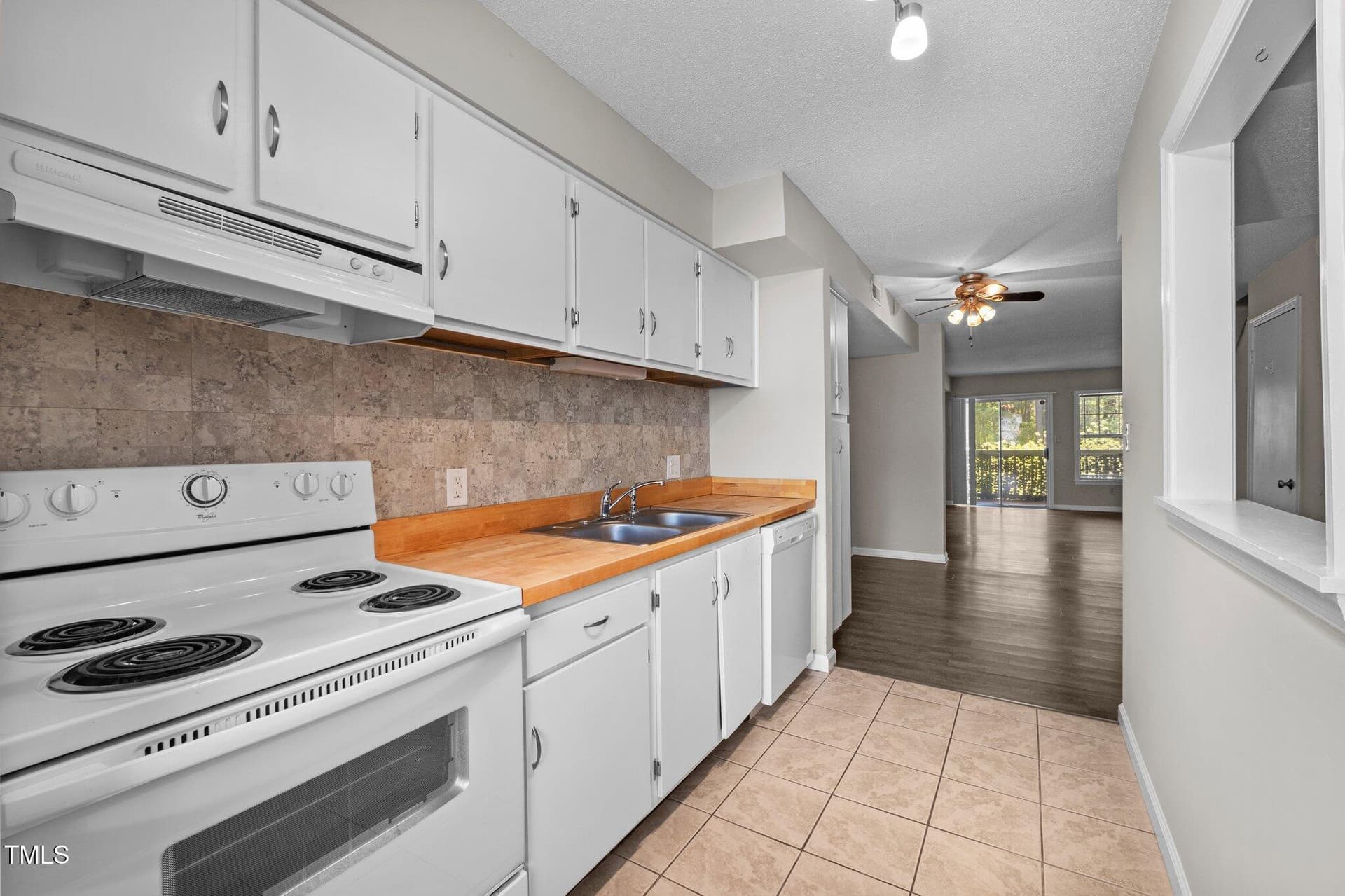18-web-or-mls-P1036331 - 128 Schultz Street, Chapel Hill, NC 27514