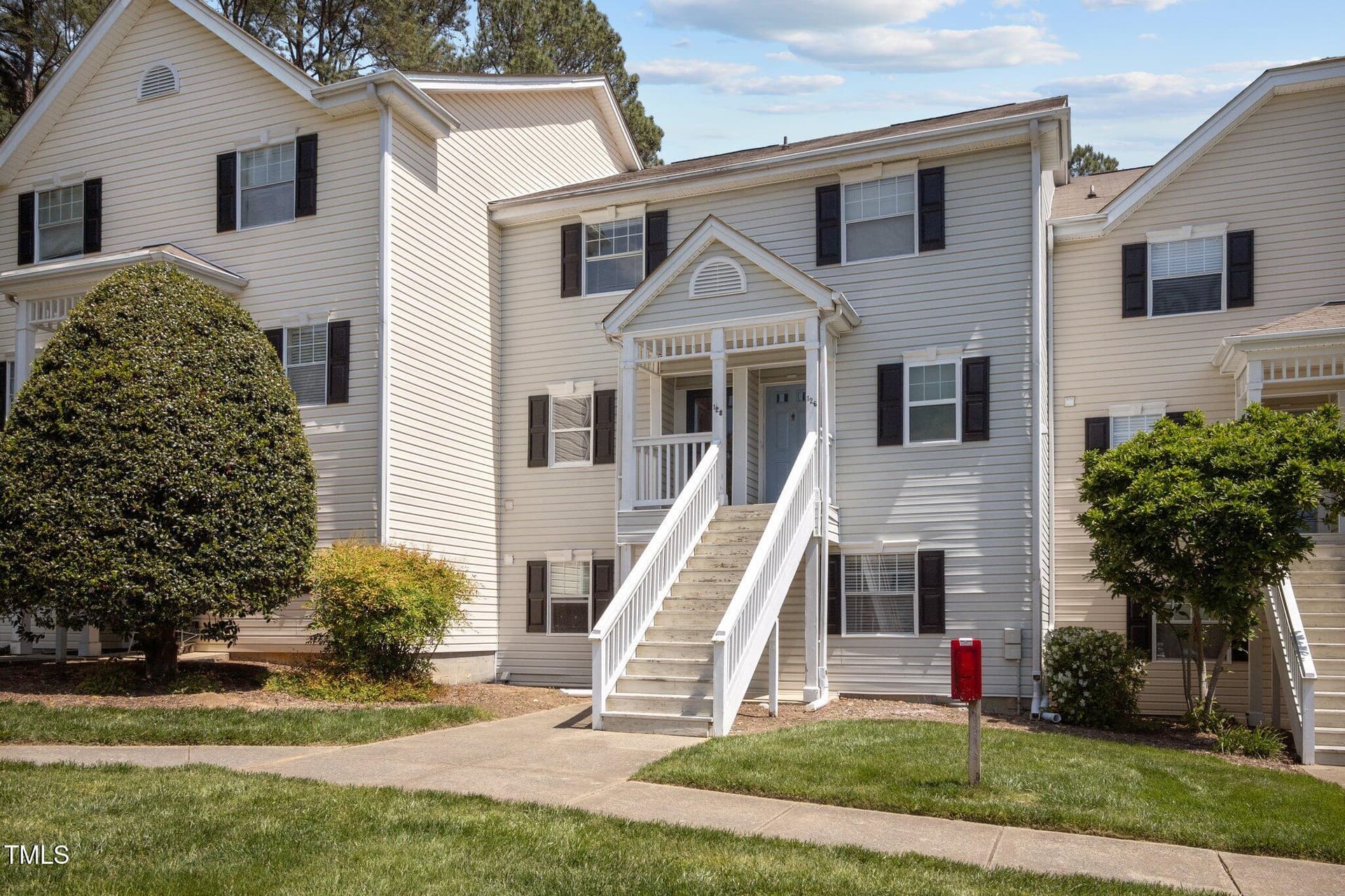38-web-or-mls-P1036394 - 128 Schultz Street, Chapel Hill, NC 27514