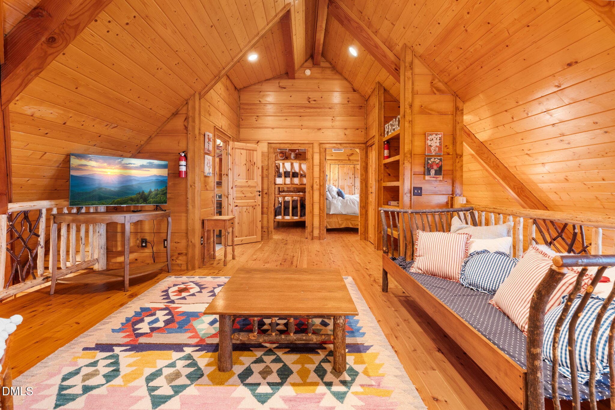 Loft - 635 Acorn Nvno, Zionville, NC 28698