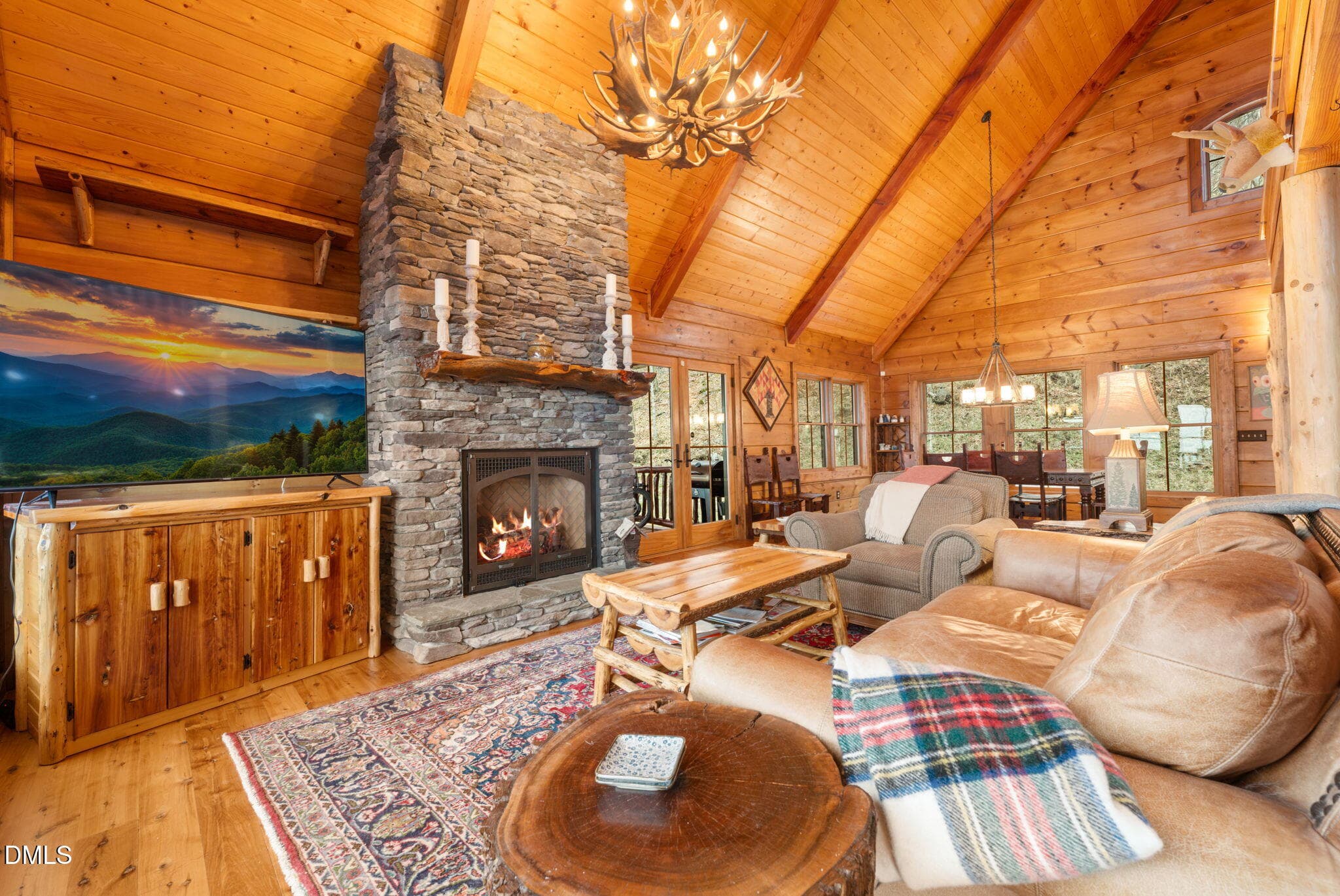 Family/Gathering Room - 635 Acorn Nvno, Zionville, NC 28698