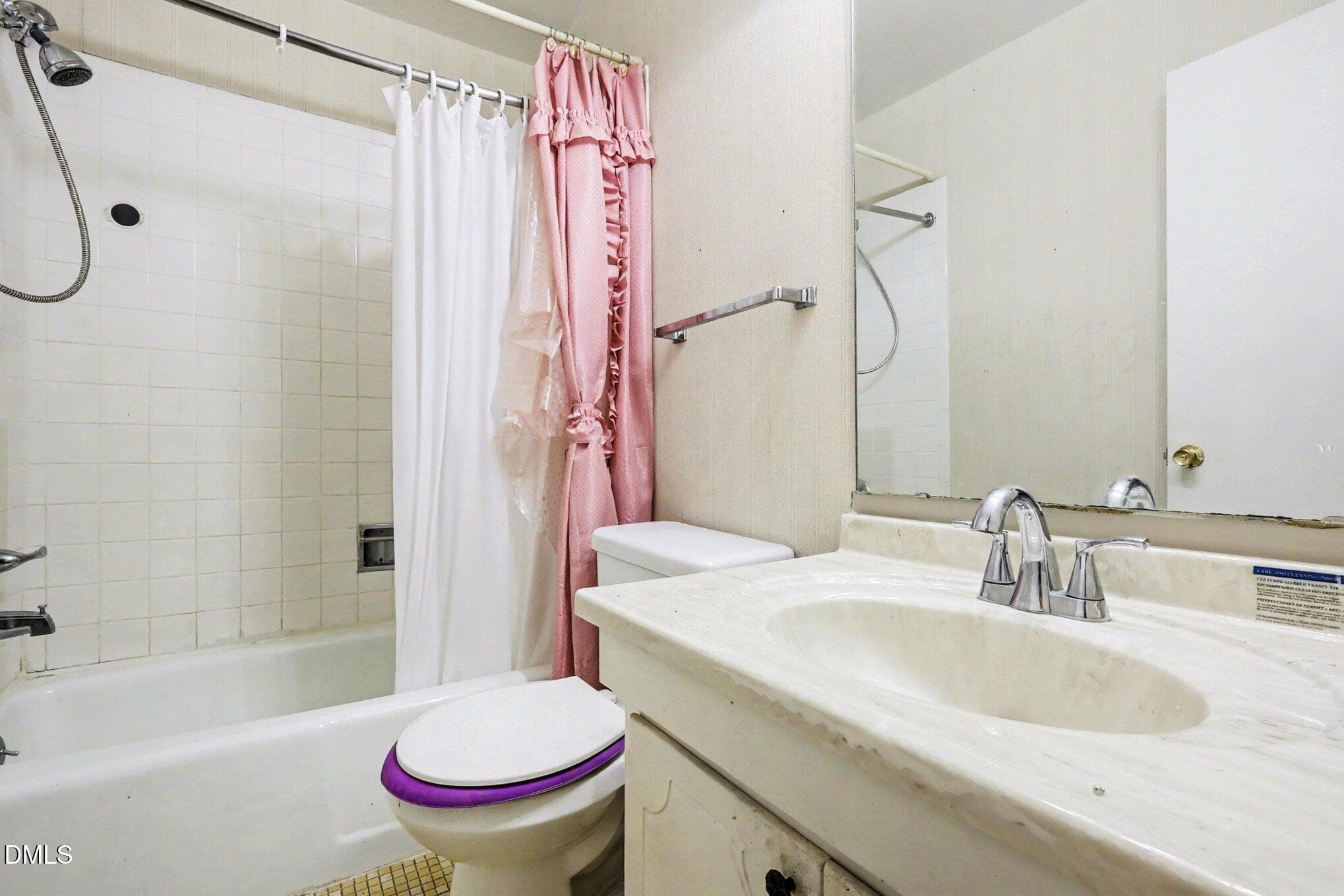 Full Bath - 1014 Sandlin Place G, Raleigh, NC 27606, Raleigh