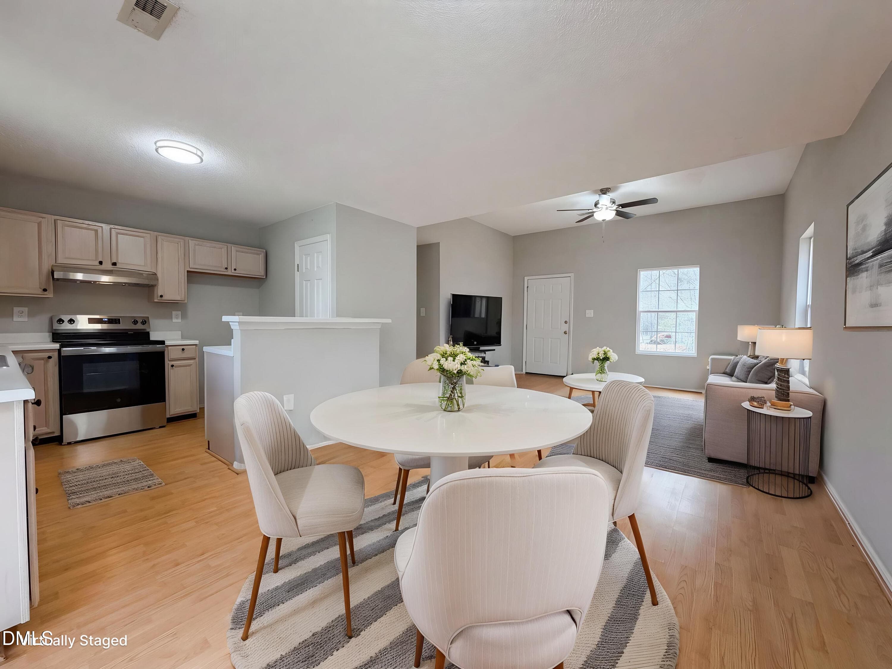 VS Dining - 100 Mesa Cove, Louisburg, NC 27549, Louisburg