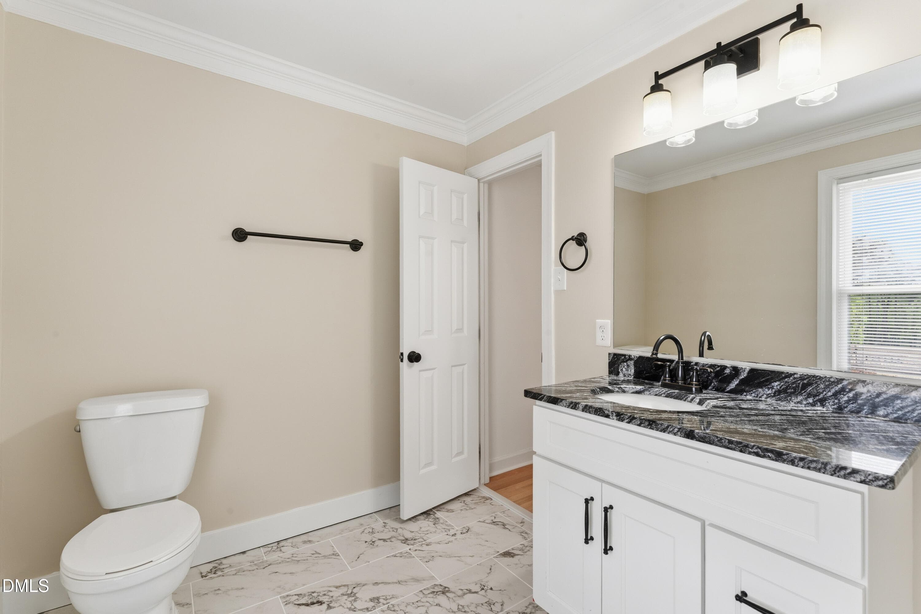 full bathroom 1 - 3822 Hope Valley Road, Durham, NC 27707, Durham