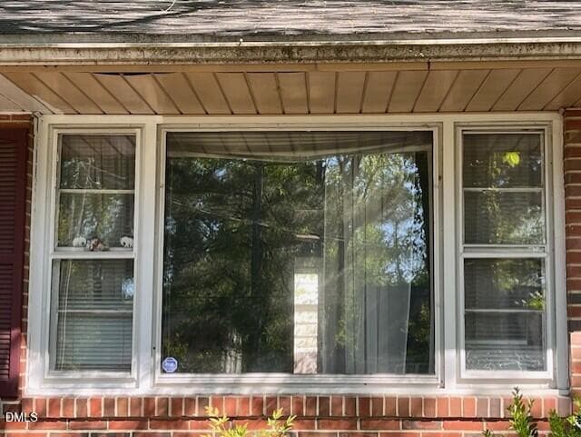 Bay Window - 409 Edward Street, Durham, NC 27701, Durham