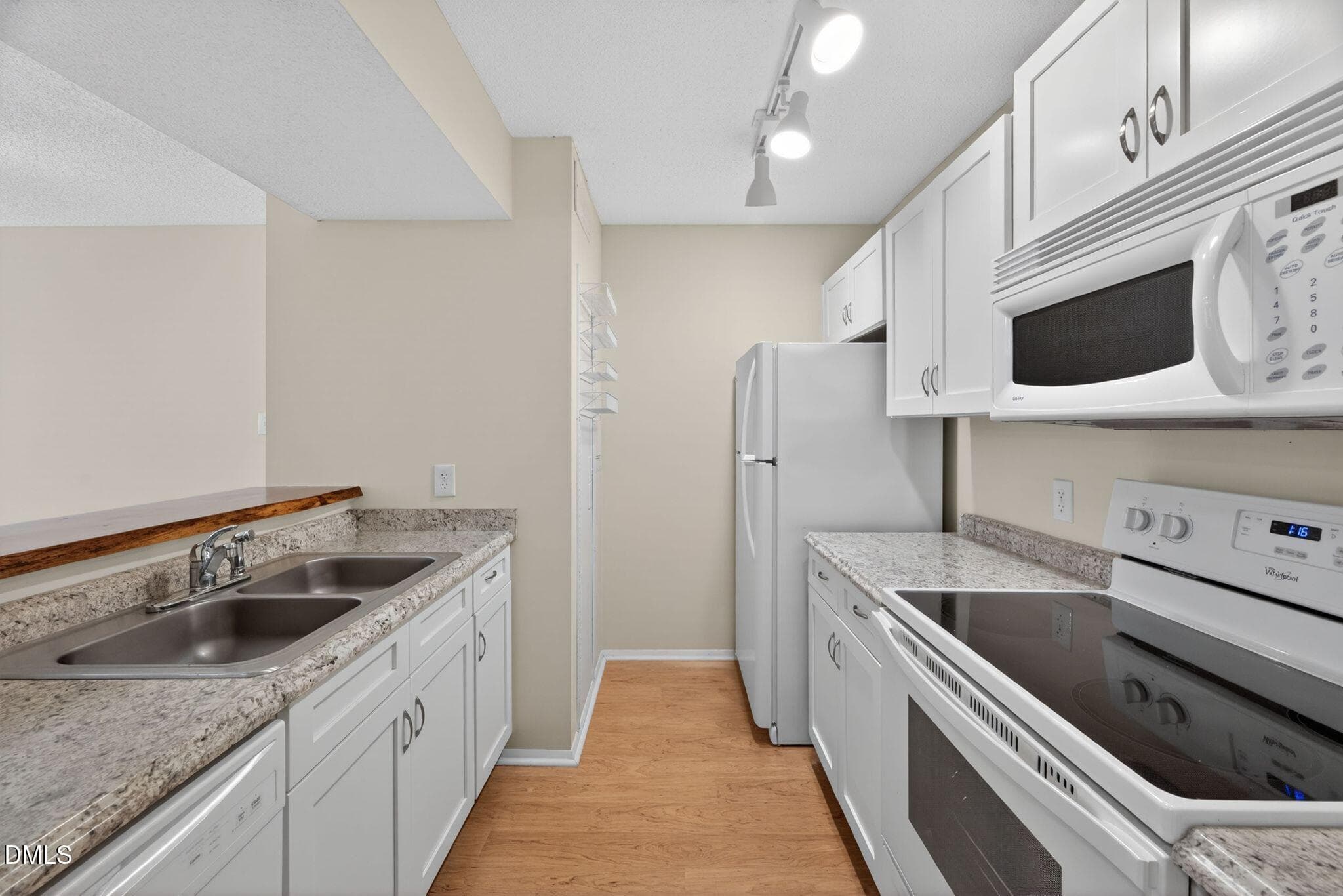 Kitchen - 3704 Chimney Ridge Place Apt 207, Durham, NC 27713, Durham