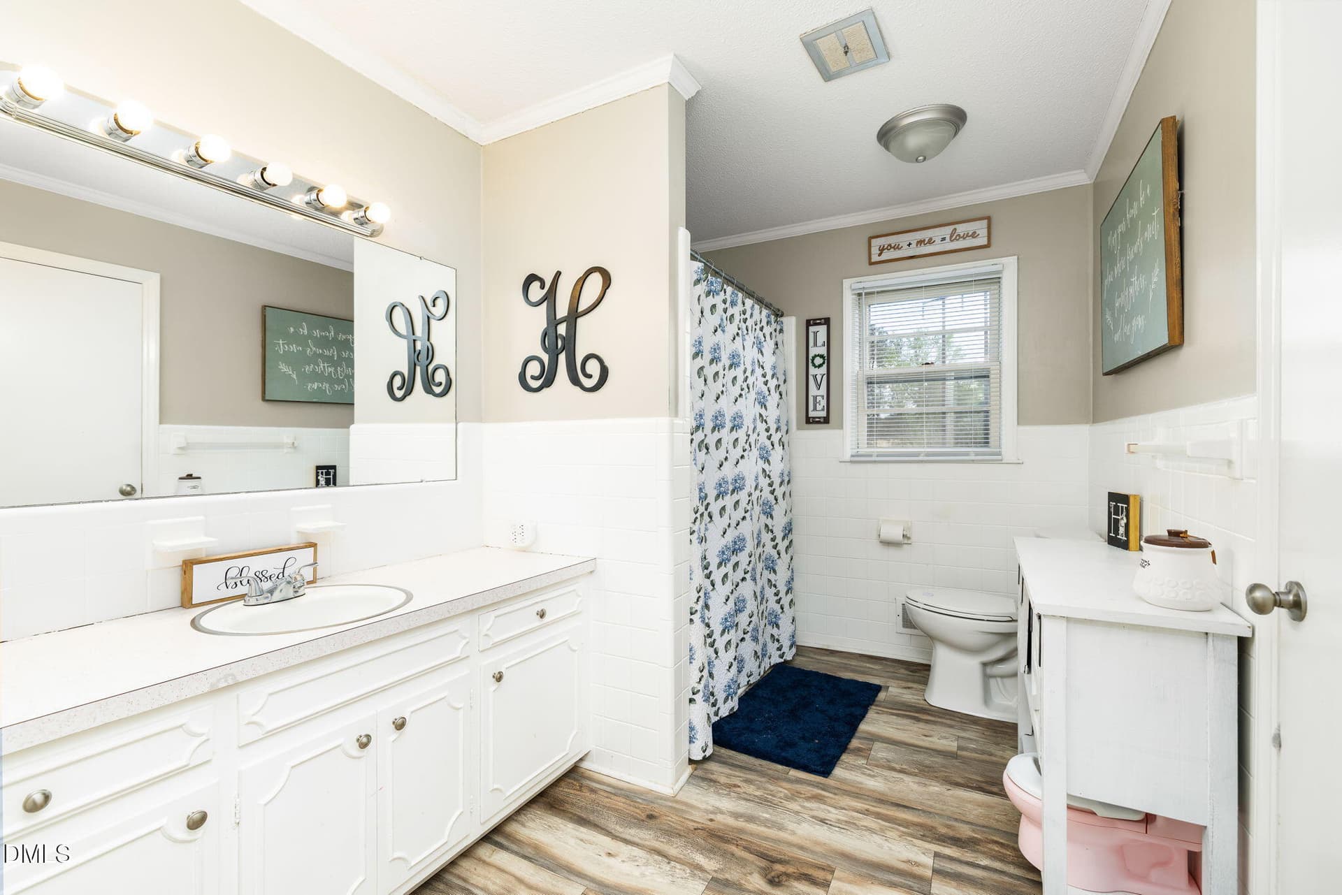 Hall Bathroom - 2732 Nutbush Road, Henderson, NC 27537