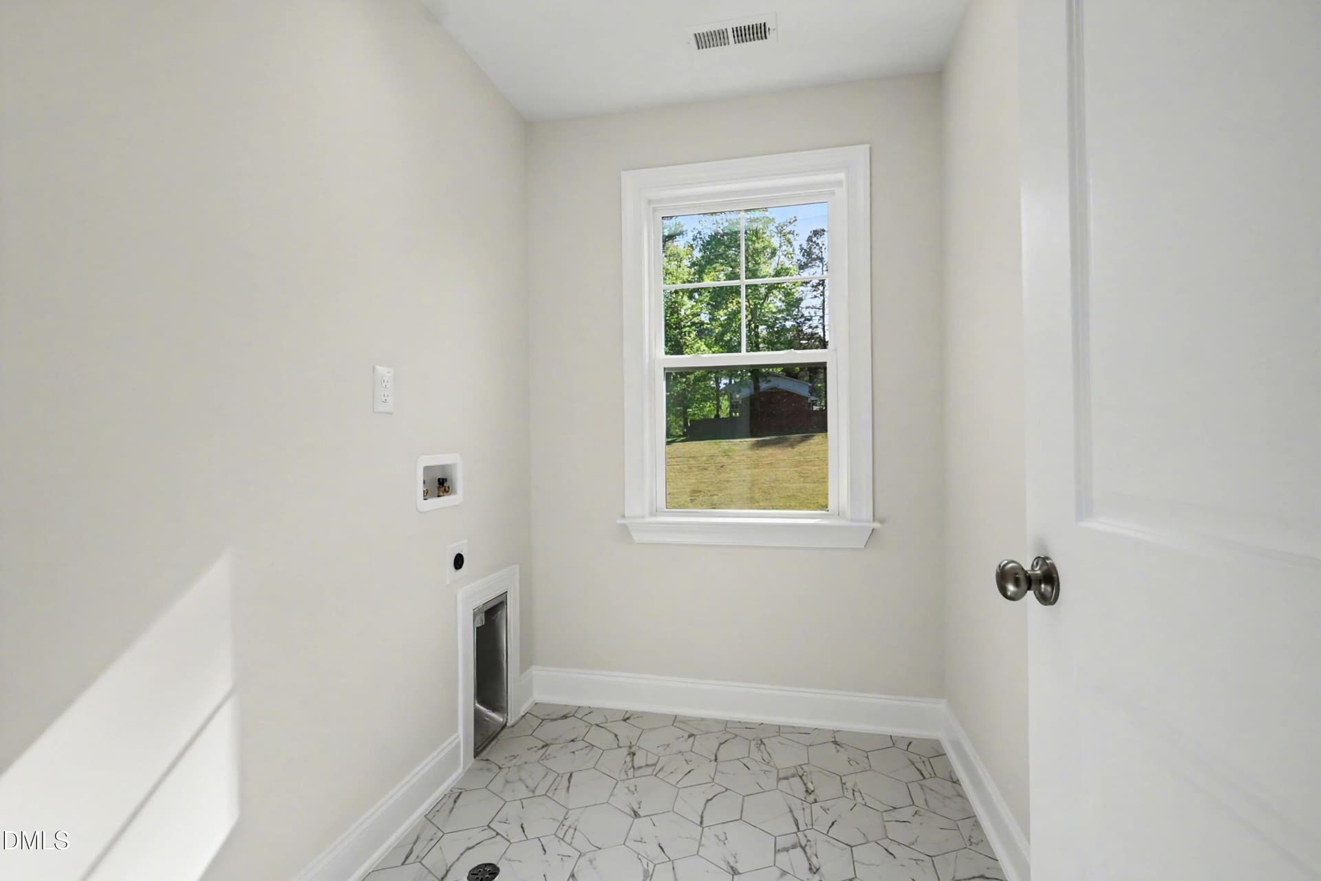 file_2085 - 900 SW Maynard Road, Cary, NC 27511