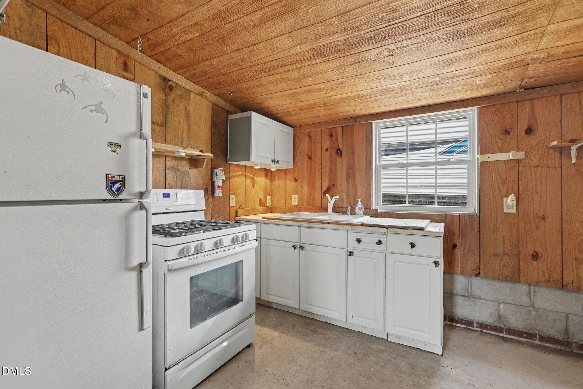 Recreation Bldg - 1782 Chicora Road, Dunn, NC 28334