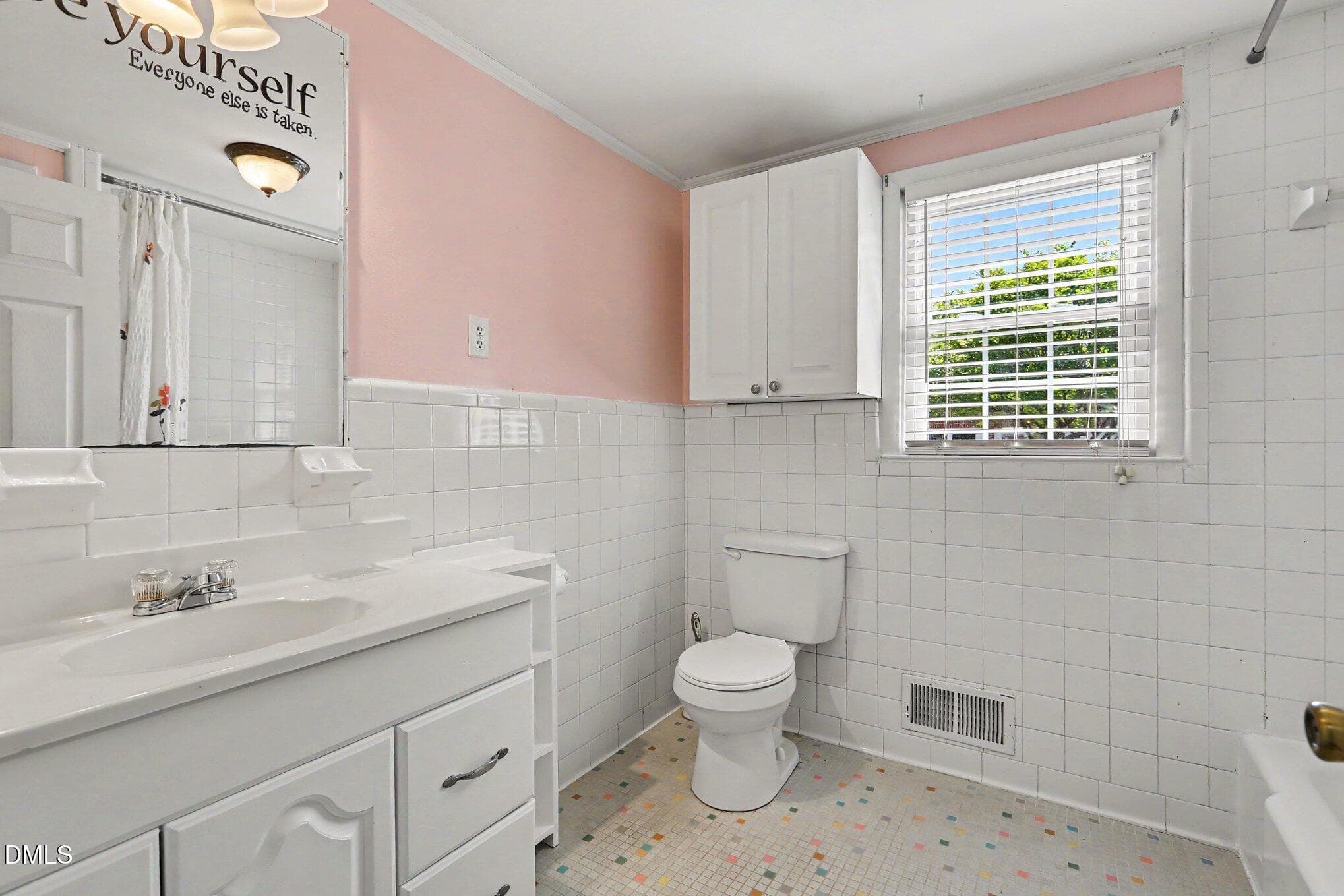 Full Bathroom - 1782 Chicora Road, Dunn, NC 28334