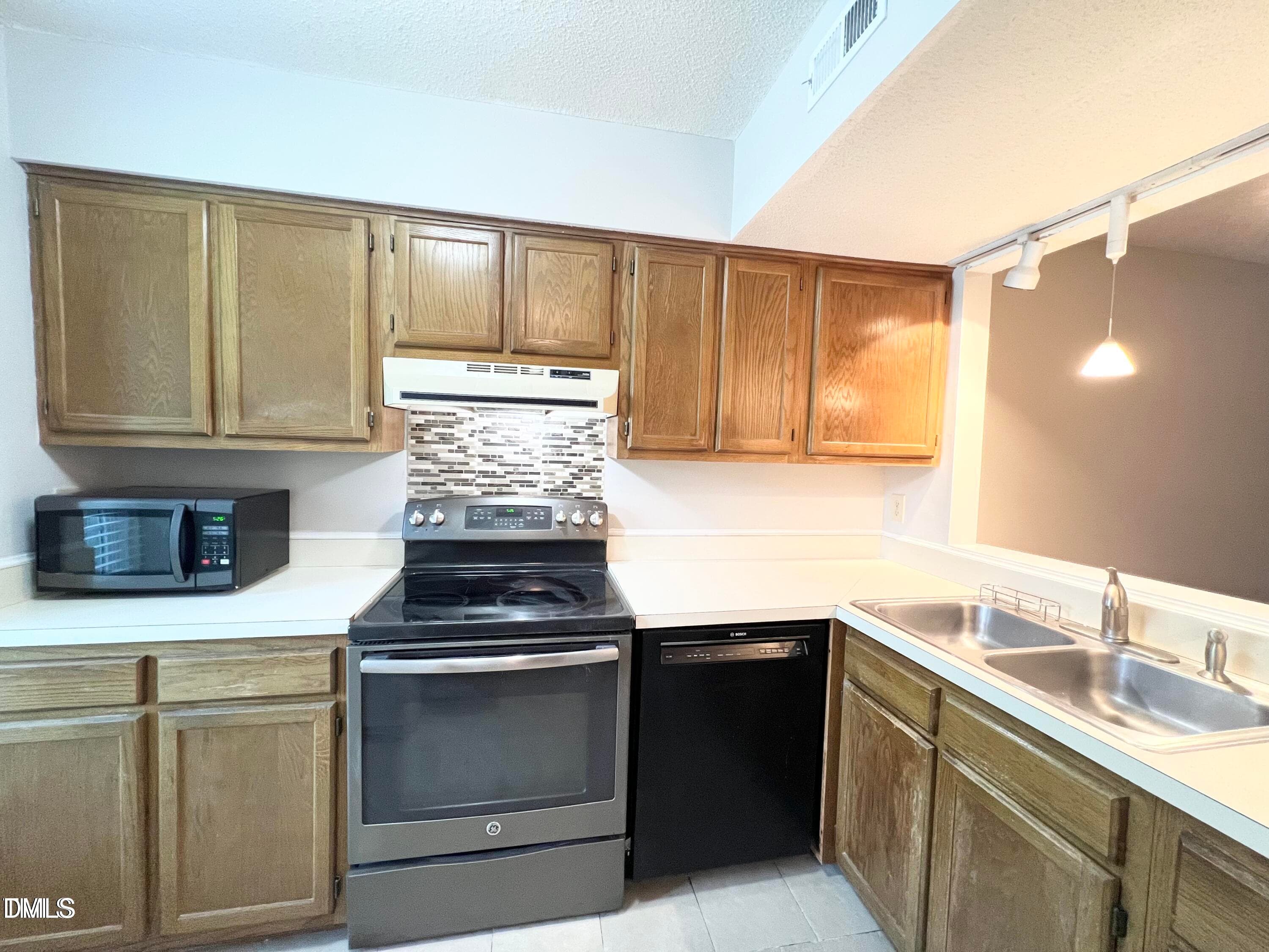 kitchen - 2206 Alpine Road, Durham, NC 27707, Durham