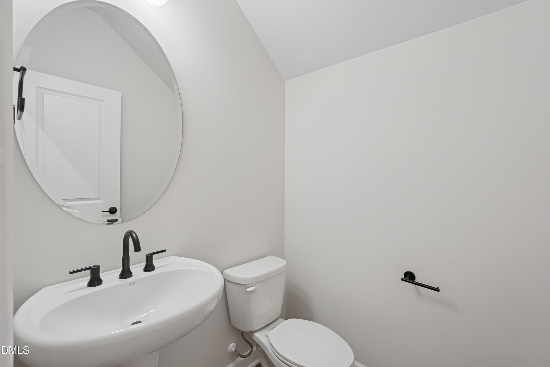 Summit at Homestead 2_Powder Room_1.13.2 - 256 Oak Summit Place, Chapel Hill, NC 27516