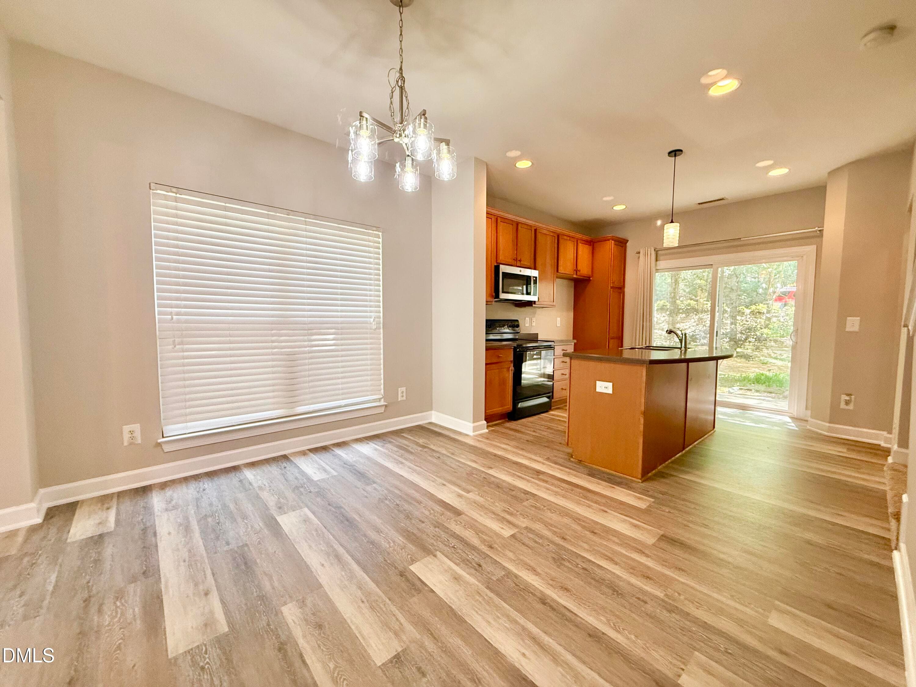 8815 Orchard Grove Dining - 8815 Orchard Grove Way, Raleigh, NC 27612, Raleigh