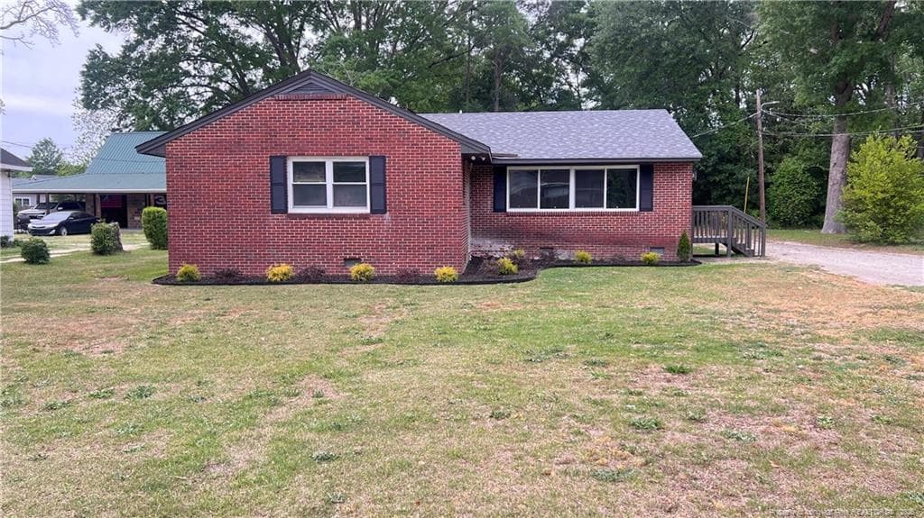 212 Peachtree Street, Red Springs, NC 28377