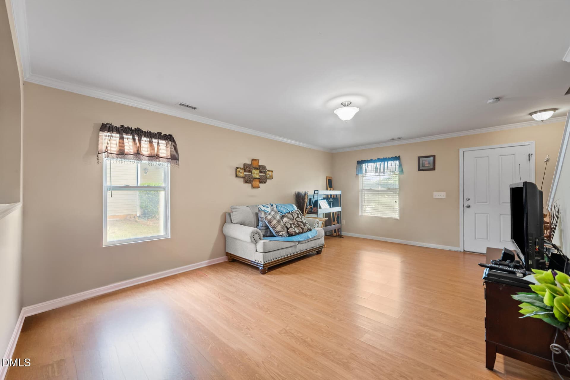 15-web-or-mls-ROB08492 - 212 Haywards Lane, Mebane, NC 27302