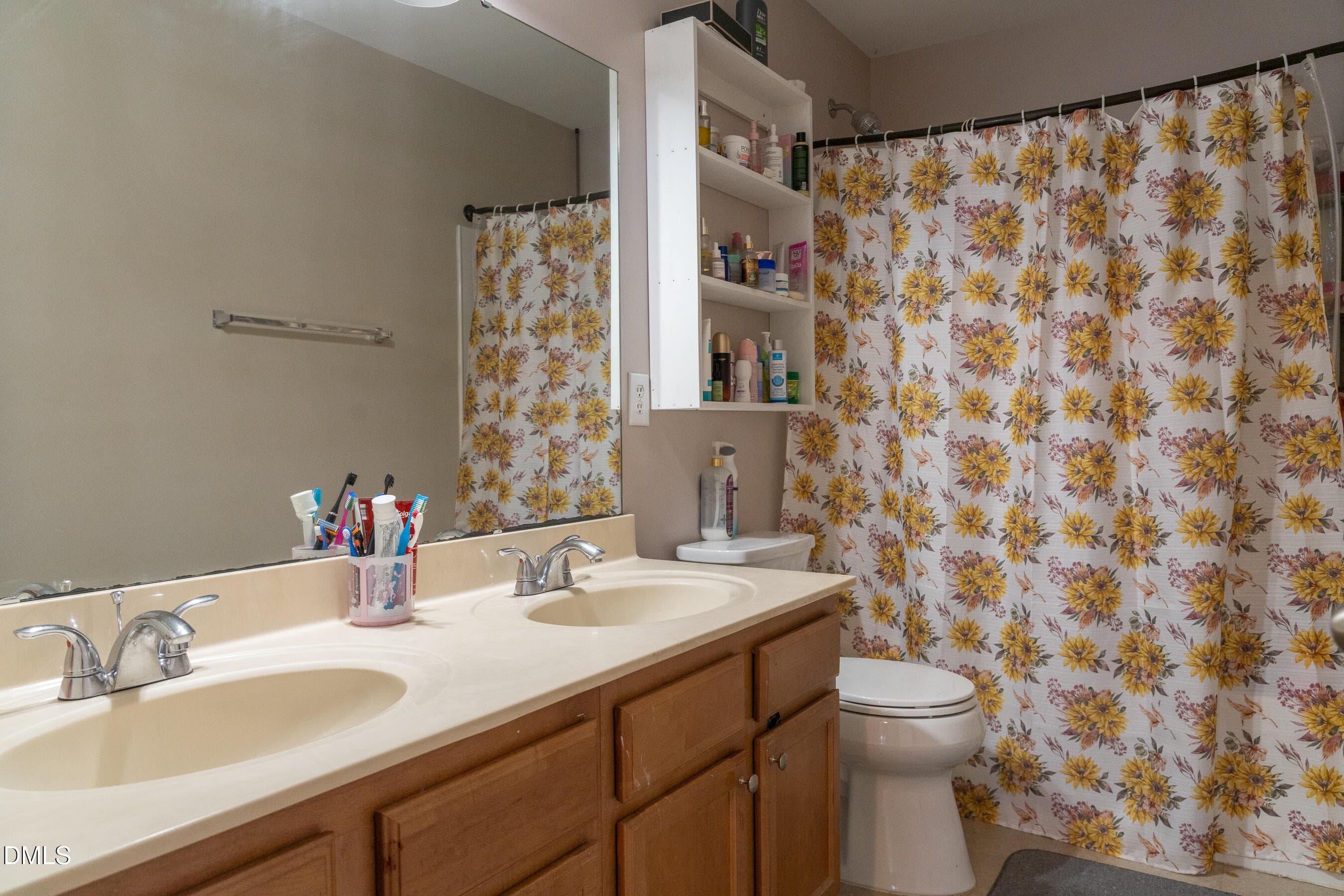 Guess bath upstais - 3304 Mackinac Island Lane, Raleigh, NC 27610, Raleigh