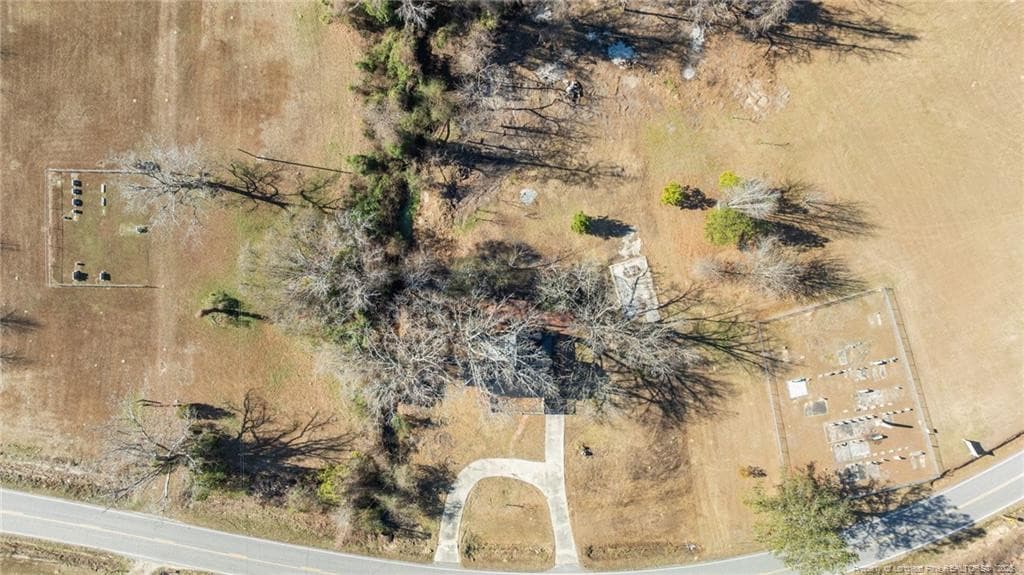 Photo 12 - 1737 W Carthage Road, Lumberton, NC 28360