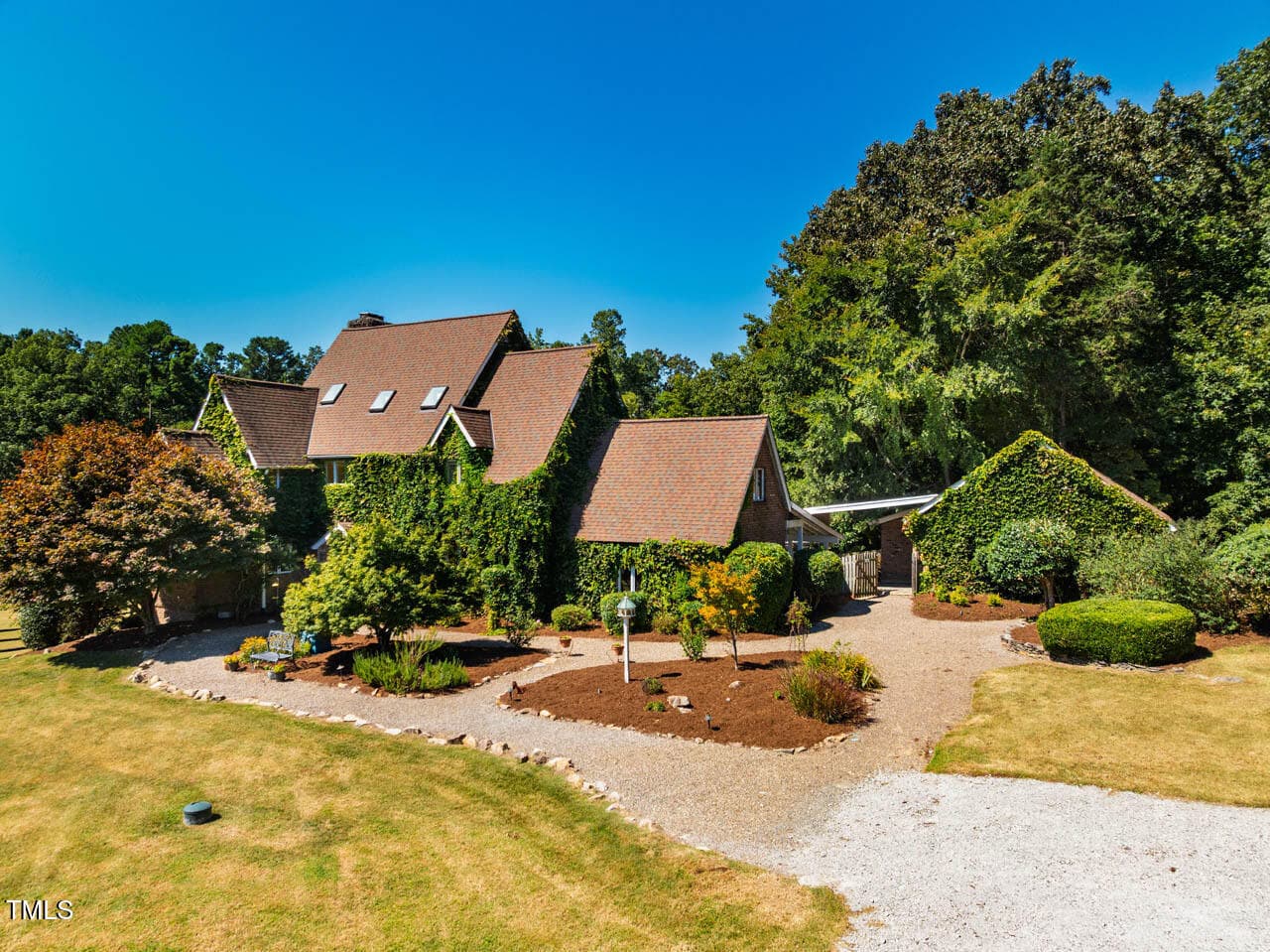 1021ParcheminTrl - 1021 Parchemin Trail, Chapel Hill, NC 27516