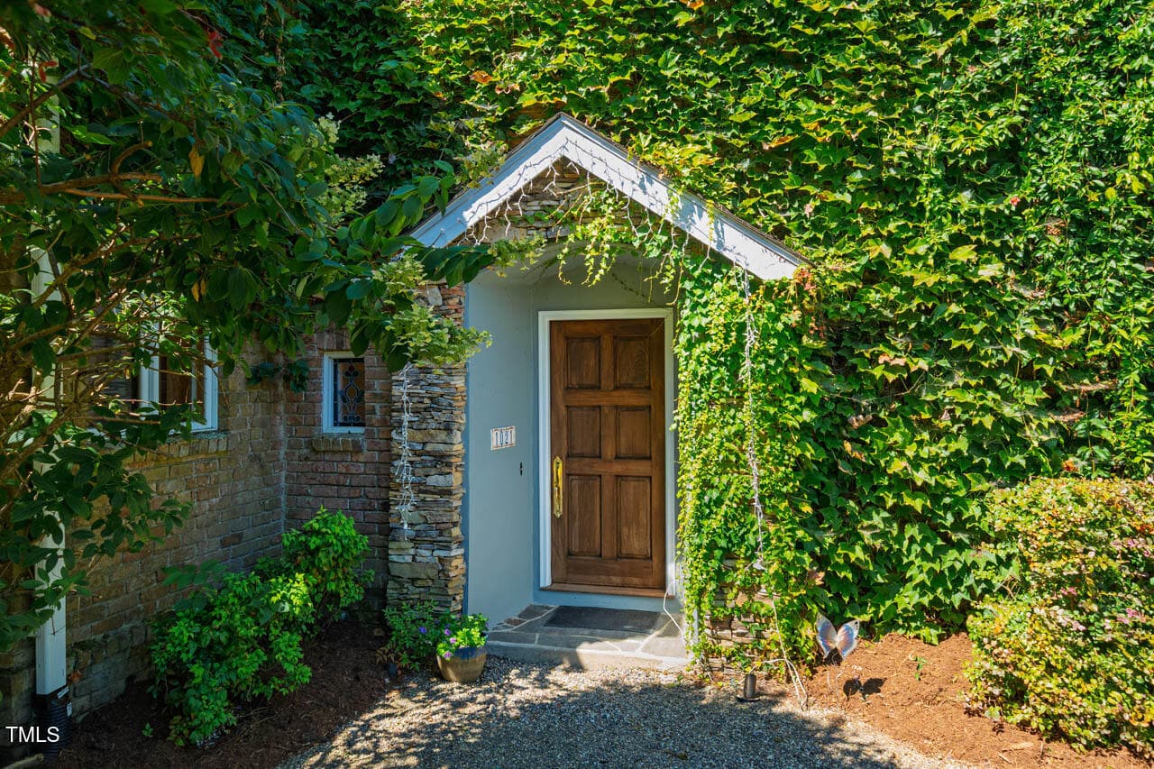 Front Door - 1021 Parchemin Trail, Chapel Hill, NC 27516