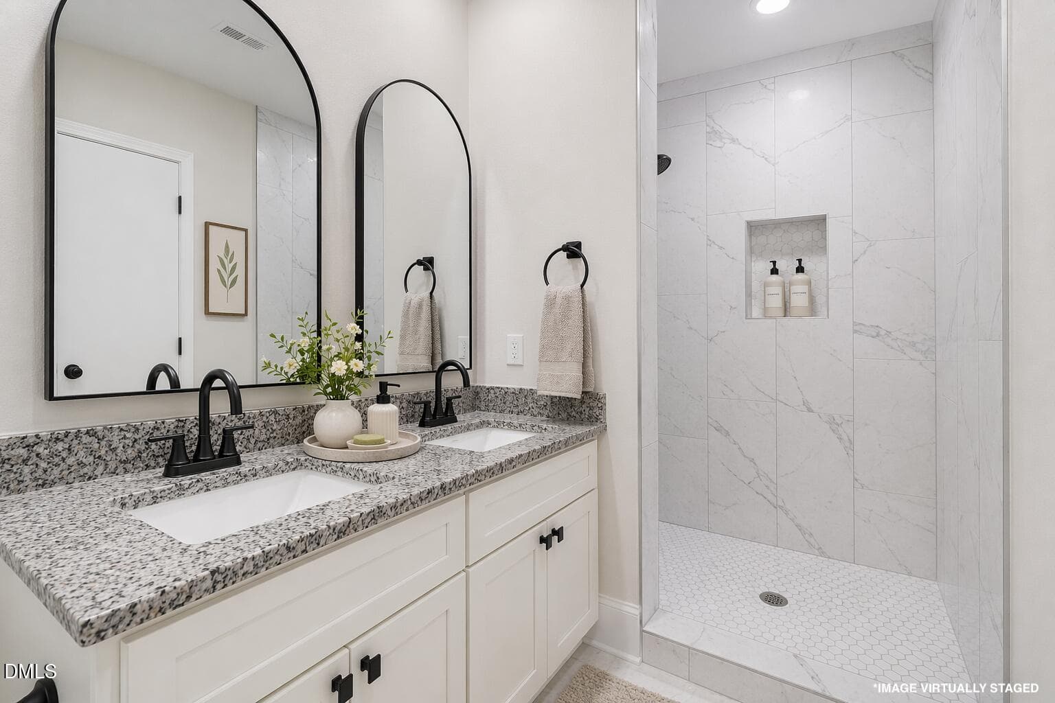 210 general - m bath - 210 S General Lee Avenue, Dunn, NC 28334