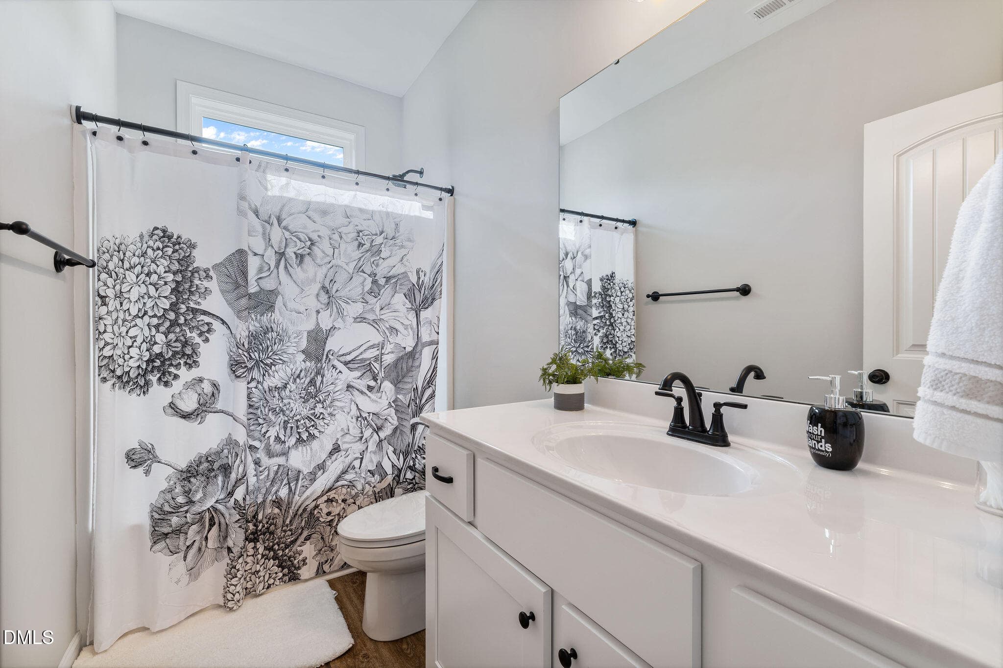 18-Hall Bathroom - 9001 Fox Trot Circle, Middlesex, NC 27557