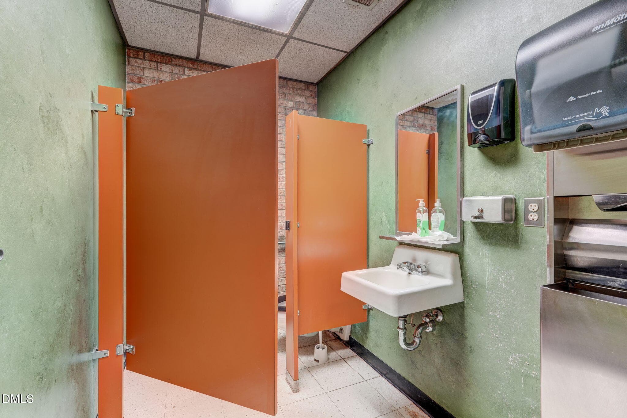 24-web-or-mls-3311 Burlington Rd-29 - 3311 Burlington Road Suite A & B, Greensboro, NC 27405, Greensboro