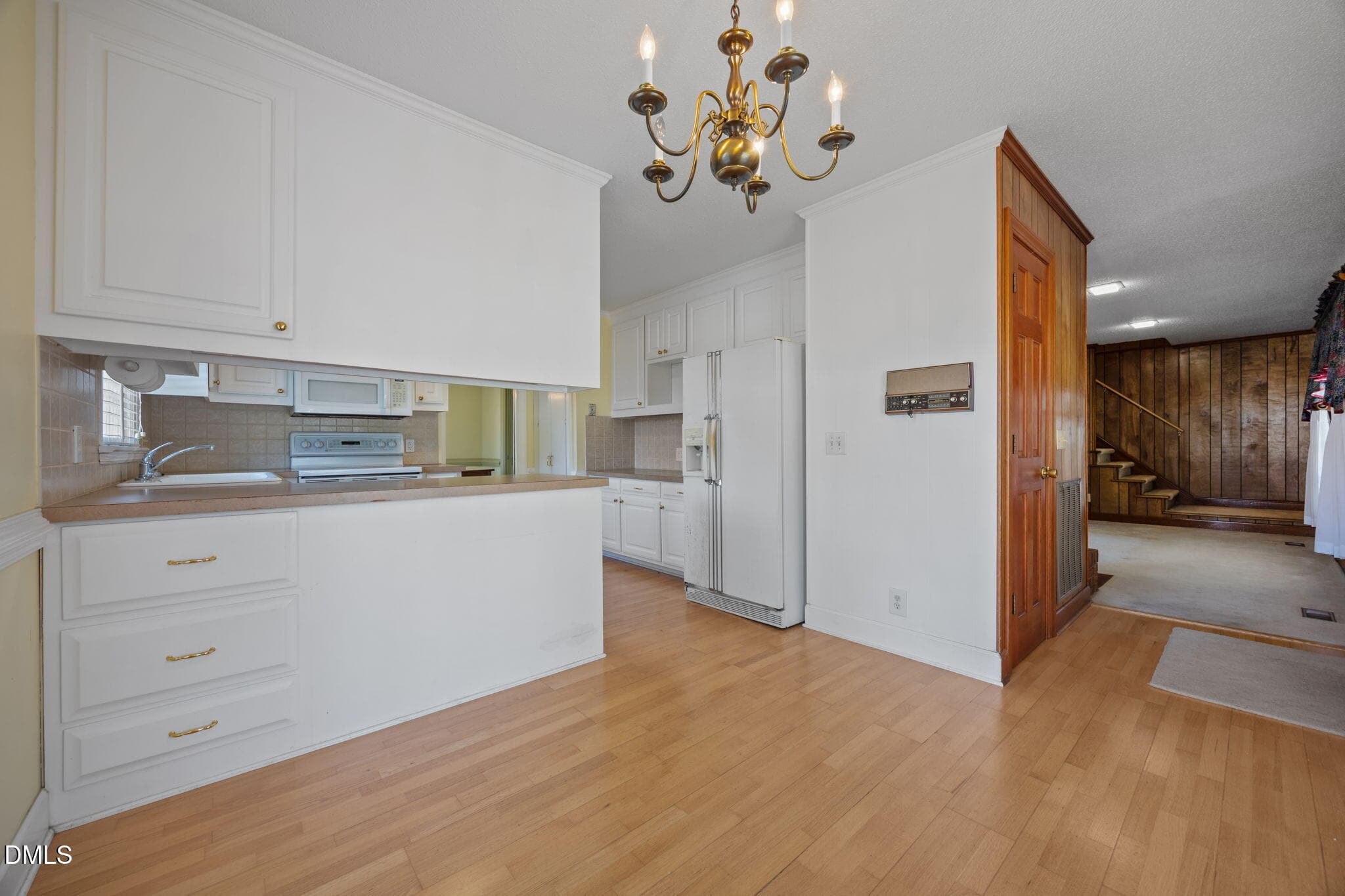 BREAKFAST NOOK - 85 Oak Street, Lillington, NC 27546