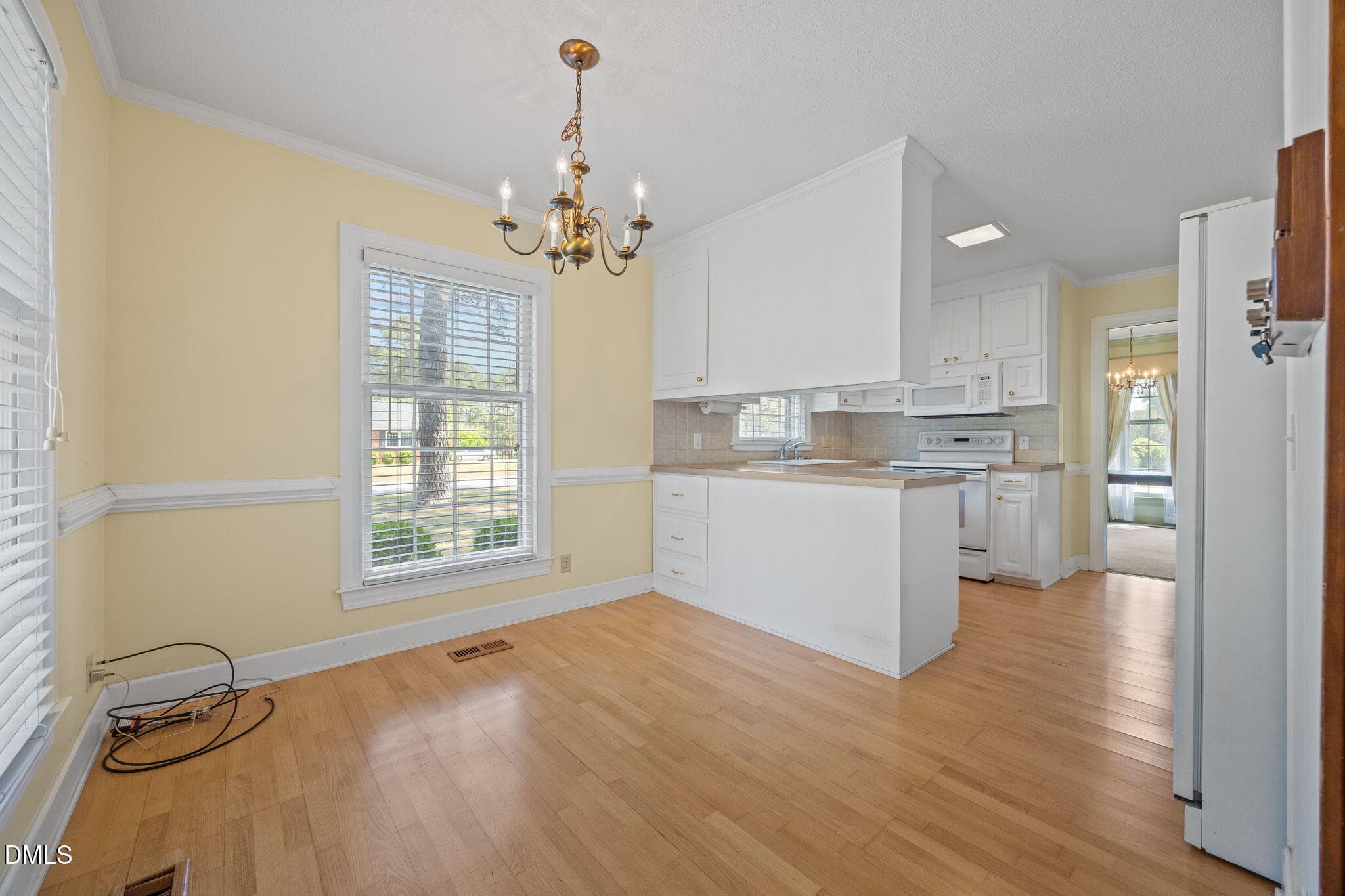 BREAKFAST NOOK - 85 Oak Street, Lillington, NC 27546