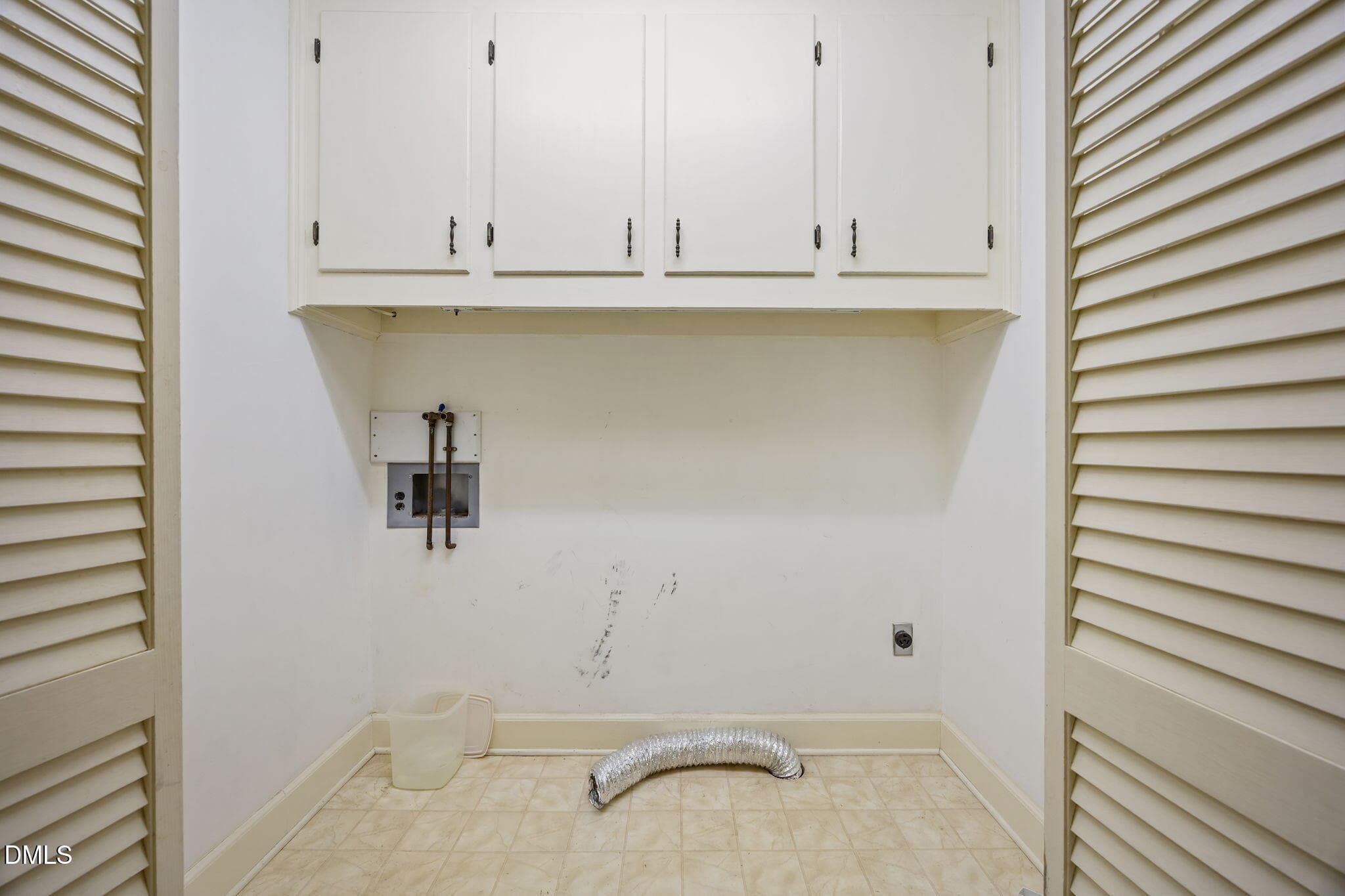 LAUNDRY ROOM - 85 Oak Street, Lillington, NC 27546