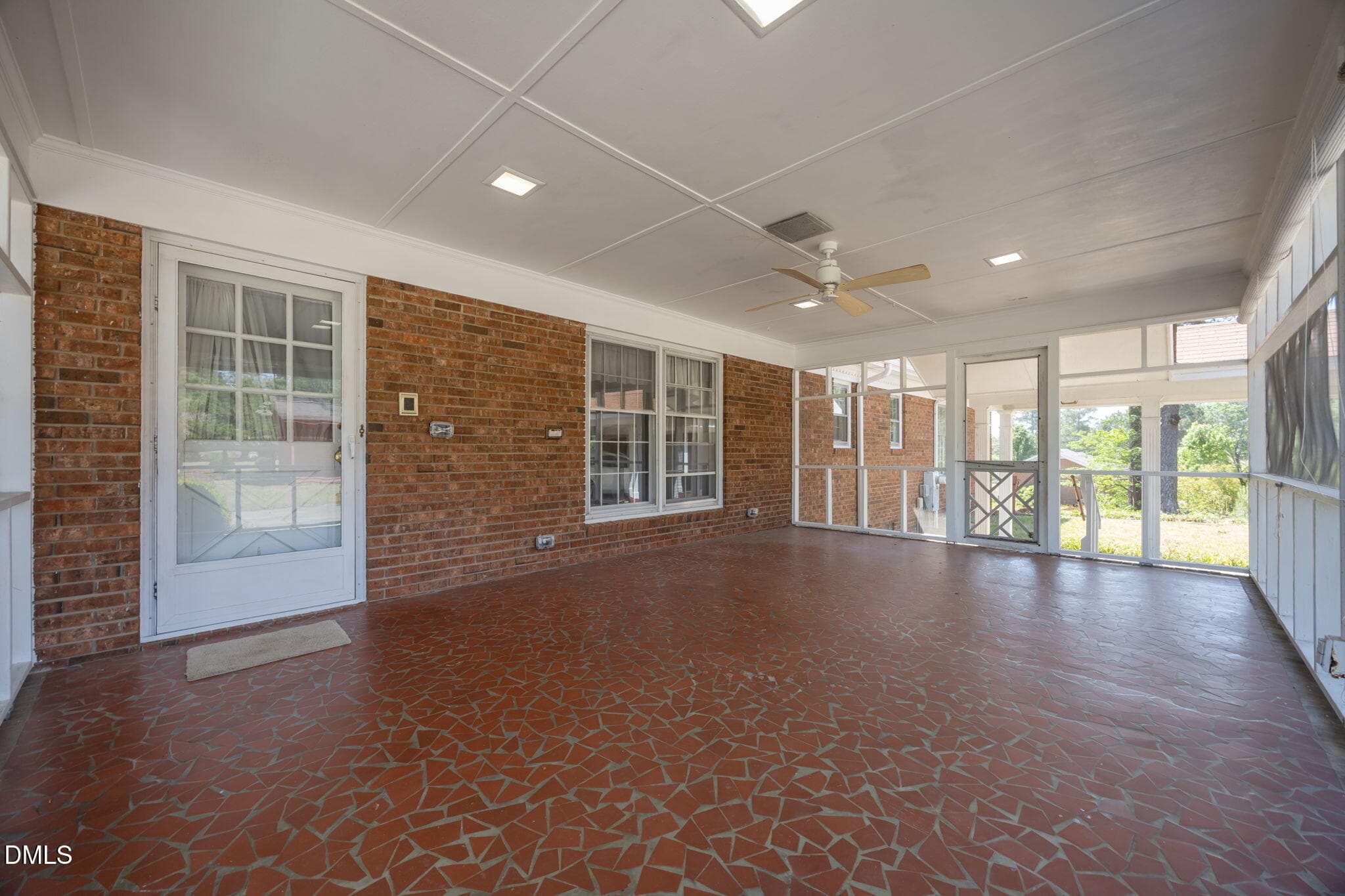 FLAGSTONE FLOORING - 85 Oak Street, Lillington, NC 27546