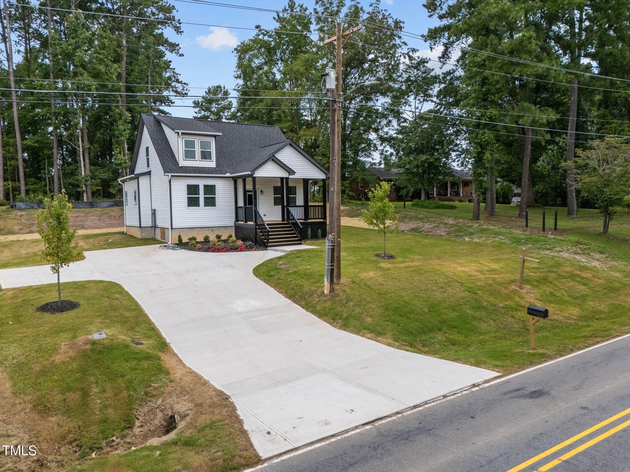 Front right far - 525 N Hoover Road, Durham, NC 27703, Durham