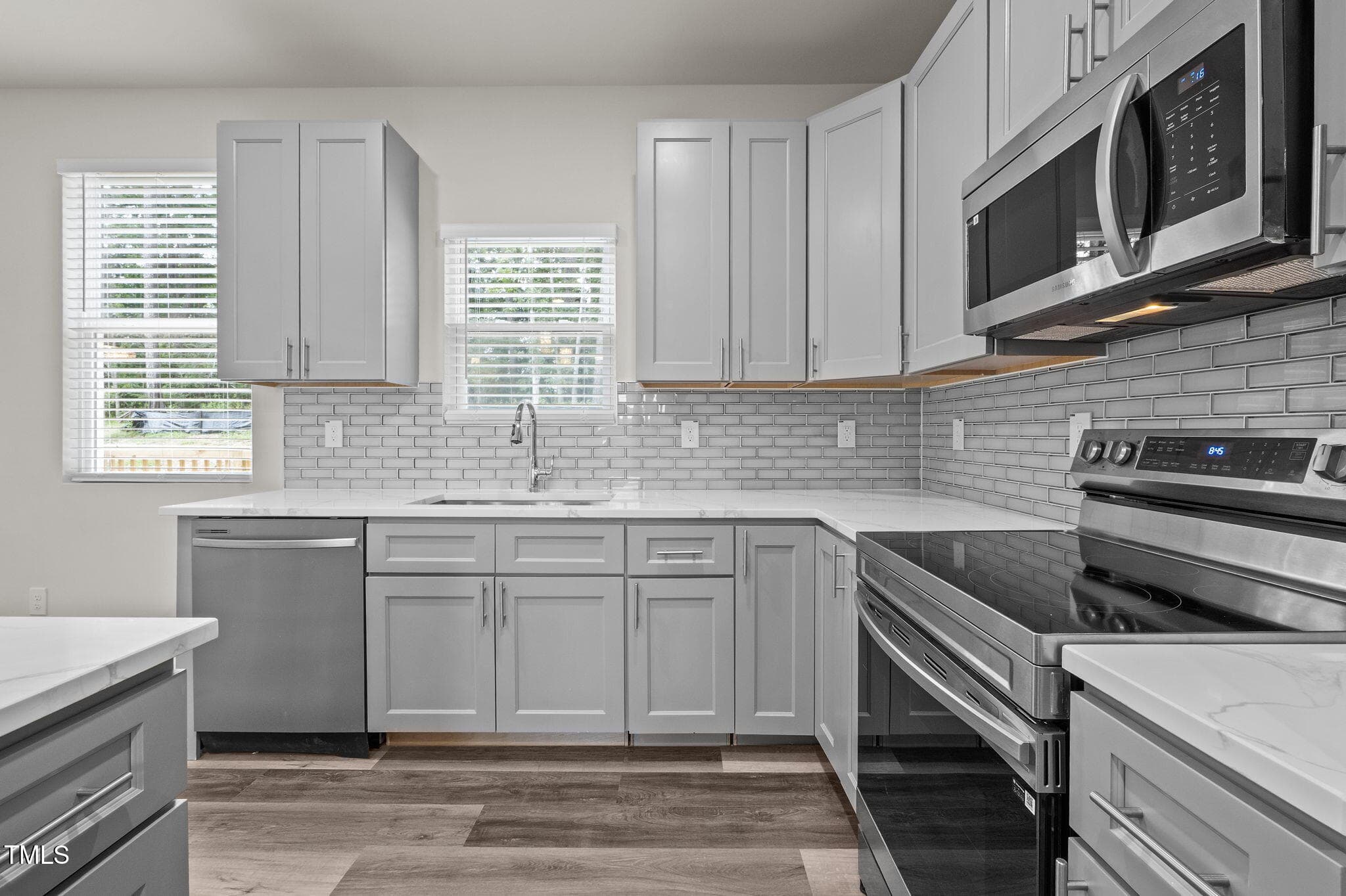 23-web-or-mls-P1078614 - 525 N Hoover Road, Durham, NC 27703, Durham