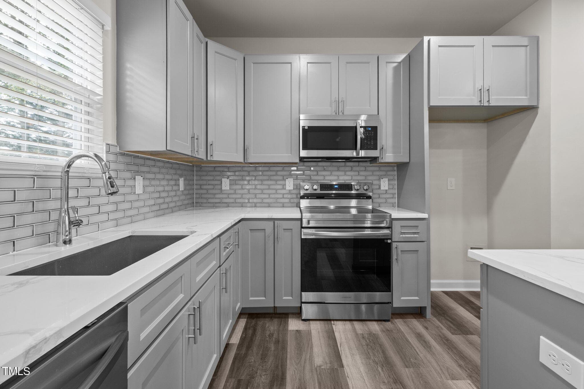 24-web-or-mls-P1078617 - 525 N Hoover Road, Durham, NC 27703, Durham