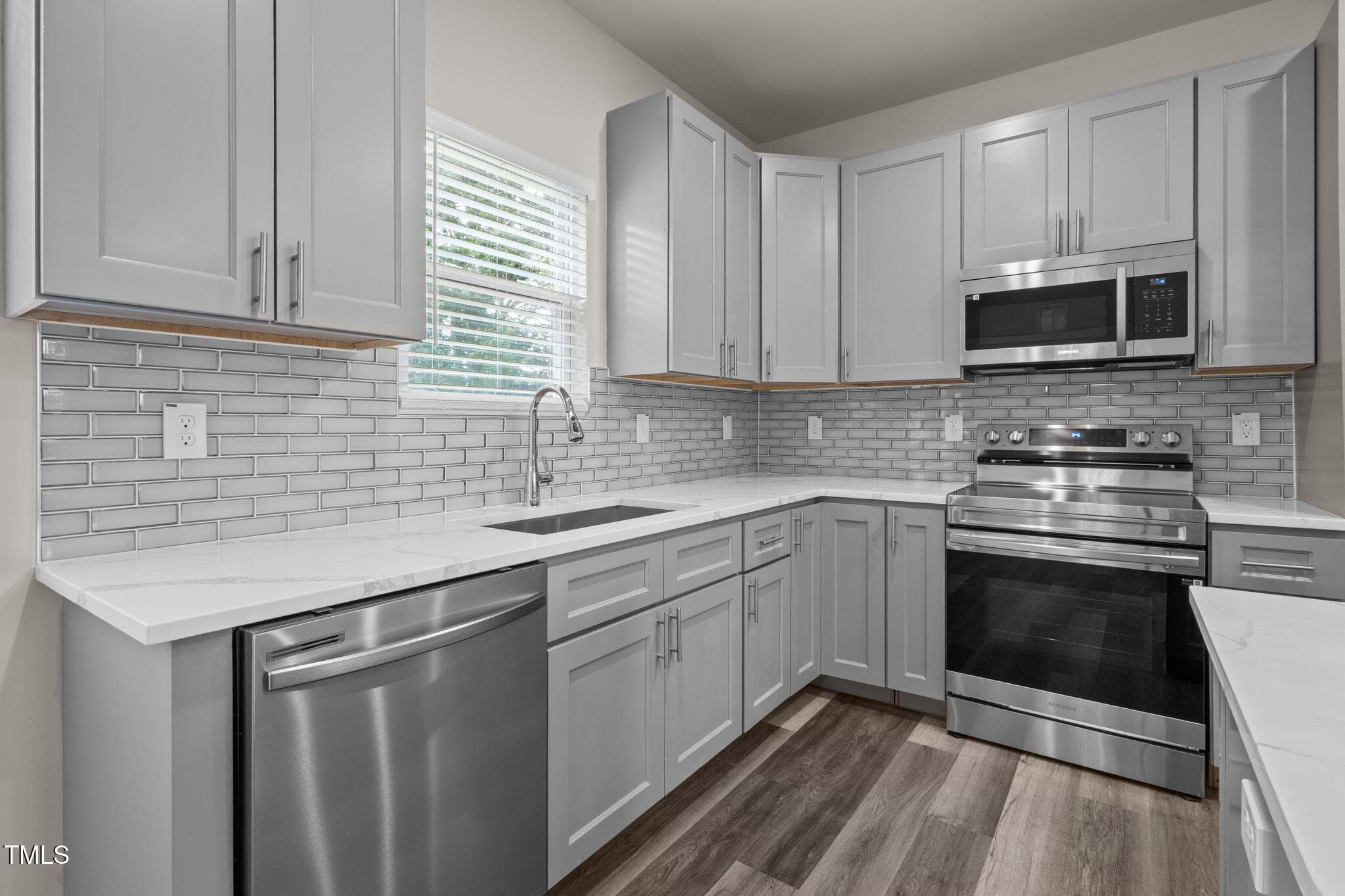 25-web-or-mls-P1078620 - 525 N Hoover Road, Durham, NC 27703, Durham