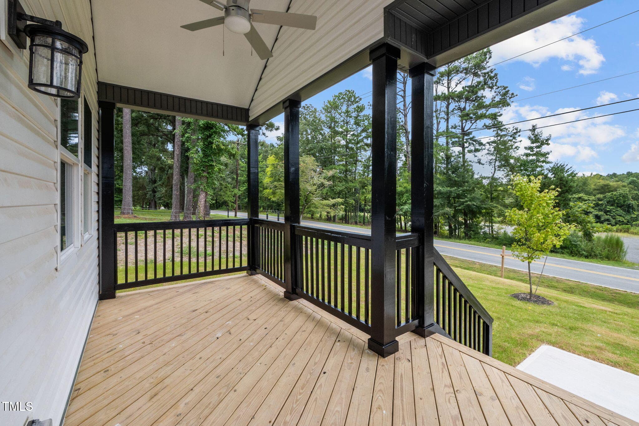 30-web-or-mls-P1078637 - 525 N Hoover Road, Durham, NC 27703, Durham