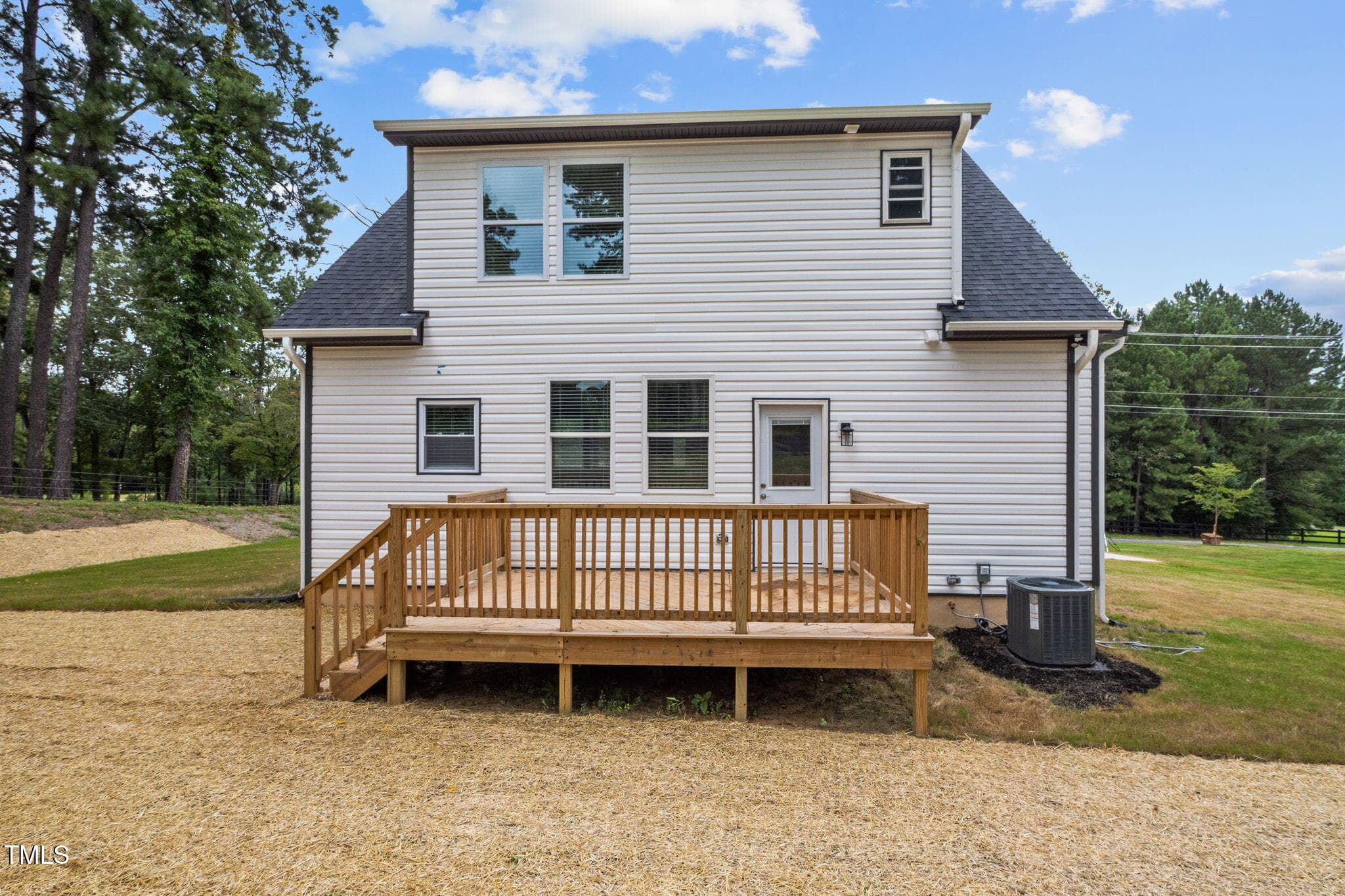 32-web-or-mls-P1078640 - 525 N Hoover Road, Durham, NC 27703, Durham