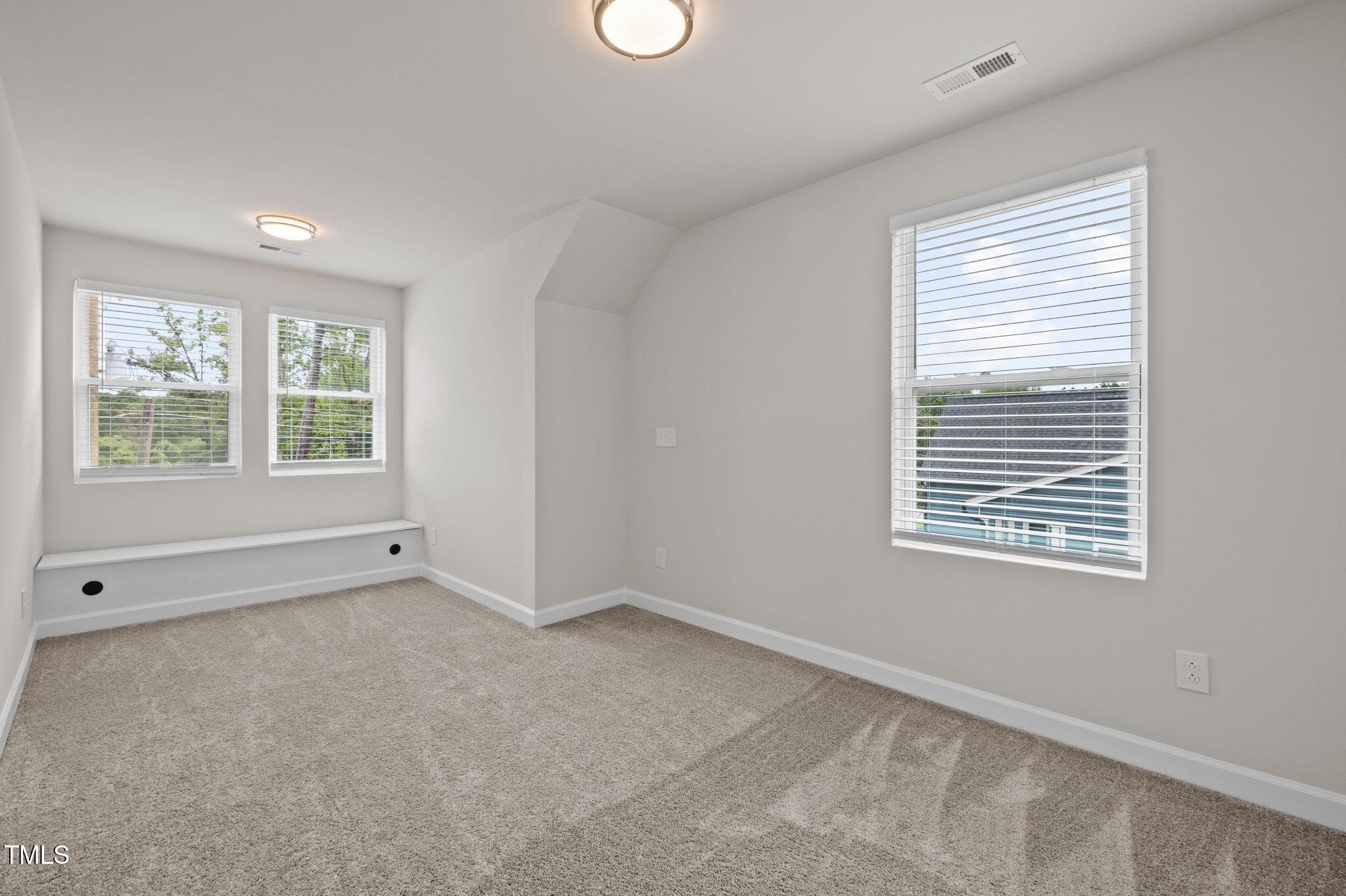 36-web-or-mls-P1078542_1 - 525 N Hoover Road, Durham, NC 27703, Durham