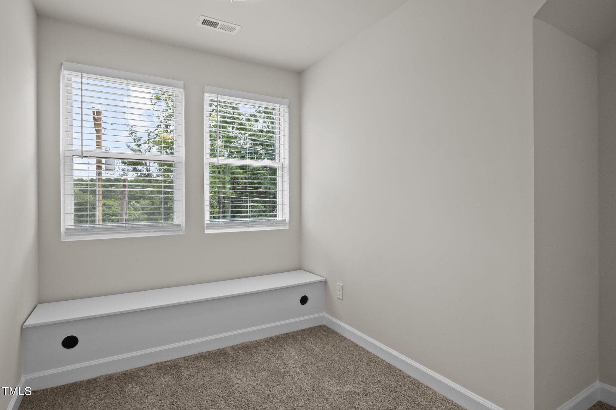 38-web-or-mls-P1078548_1 - 525 N Hoover Road, Durham, NC 27703, Durham