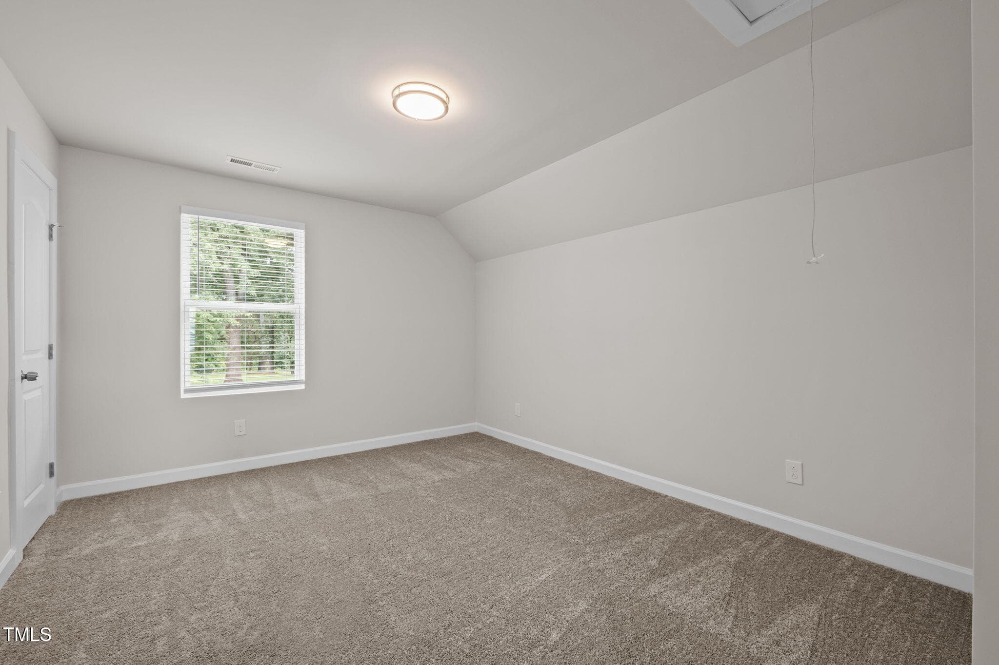39-web-or-mls-P1078551_1 - 525 N Hoover Road, Durham, NC 27703, Durham
