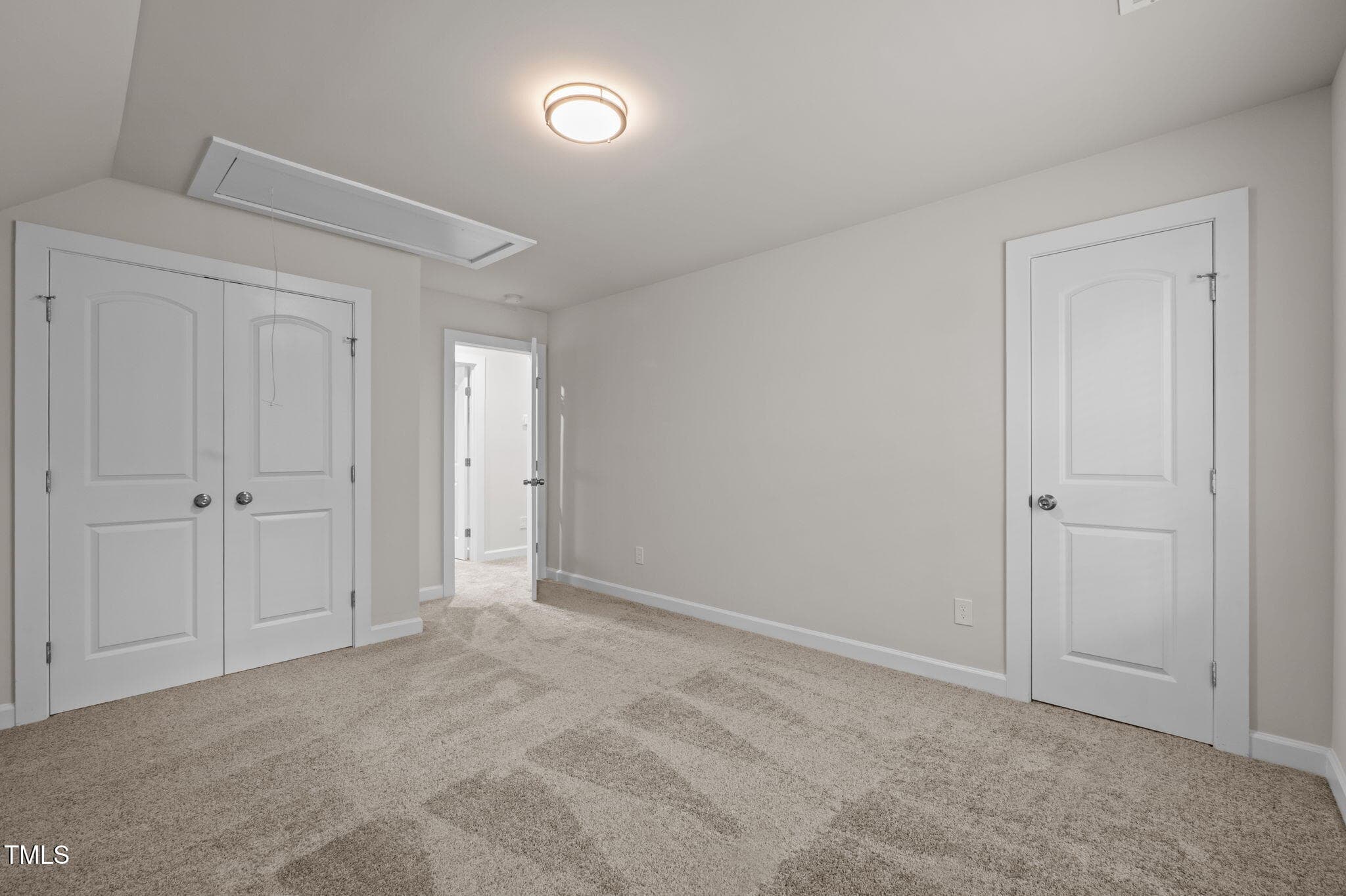 40-web-or-mls-P1078554_1 - 525 N Hoover Road, Durham, NC 27703, Durham