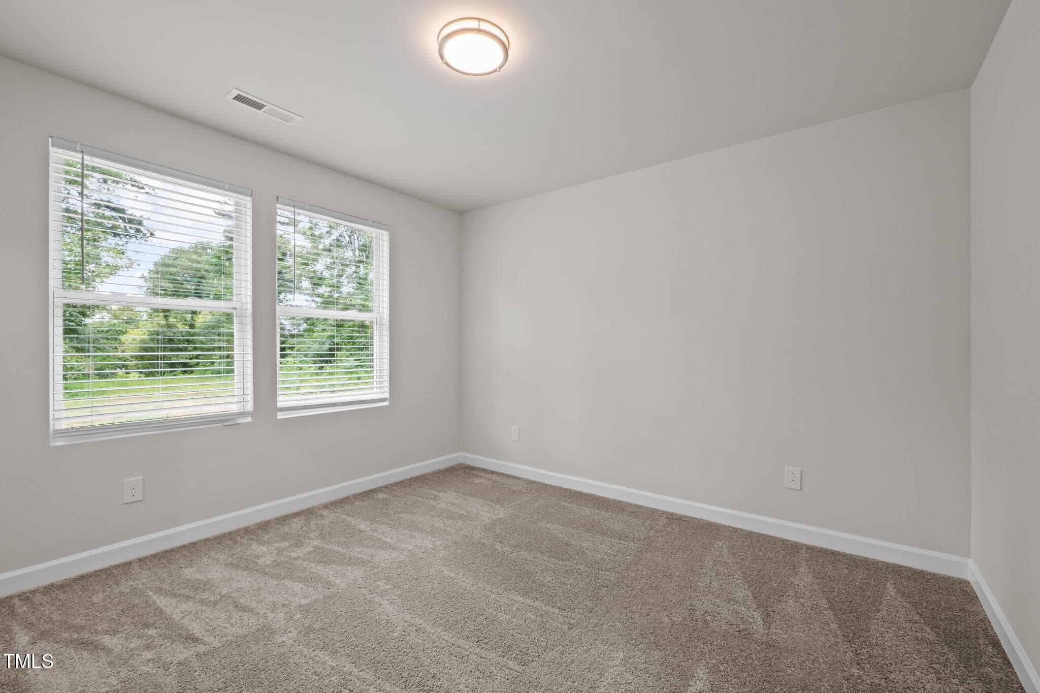41-web-or-mls-P1078557_1 - 525 N Hoover Road, Durham, NC 27703, Durham
